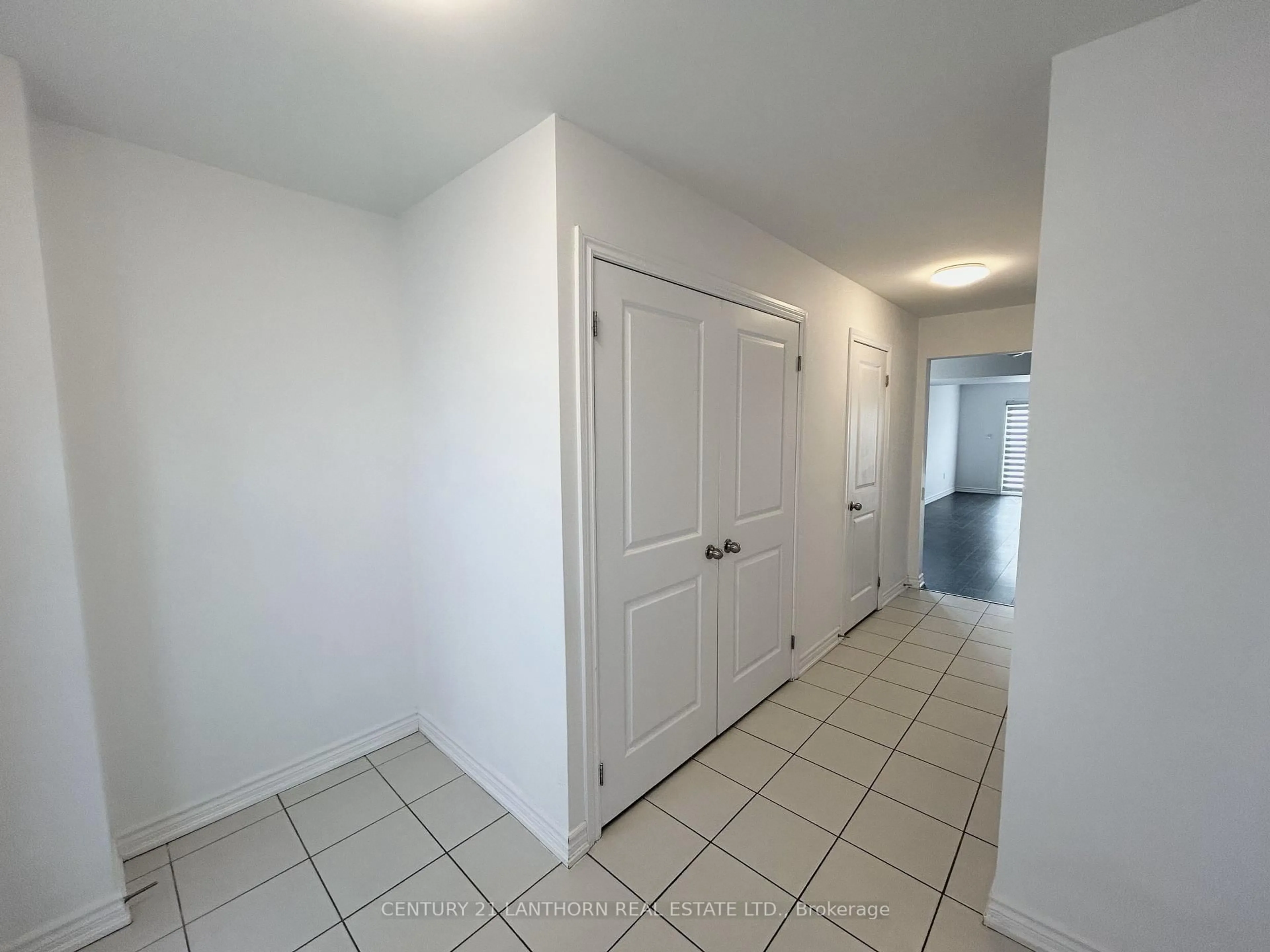 A pic of a room for 18 Tegan Crt, Bissett Creek Ontario K0H 2H0