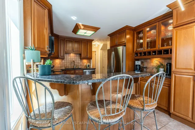 Additional property image - 10 Shadowdale Dr