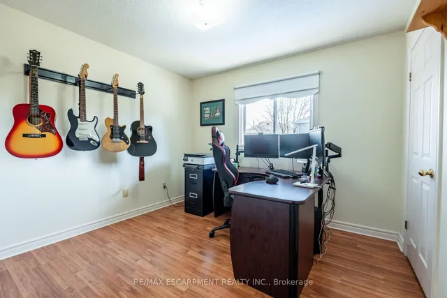 Additional property image - 10 Shadowdale Dr