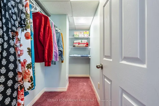 Additional property image - 10 Shadowdale Dr