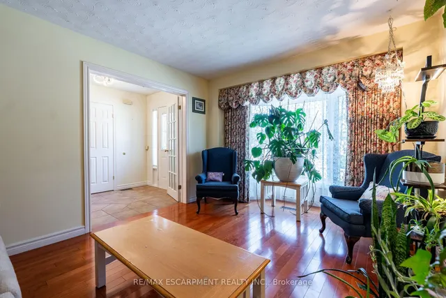 Additional property image - 10 Shadowdale Dr