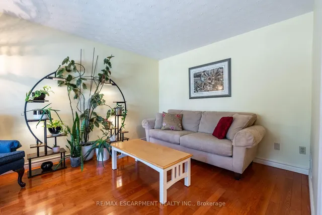 Additional property image - 10 Shadowdale Dr