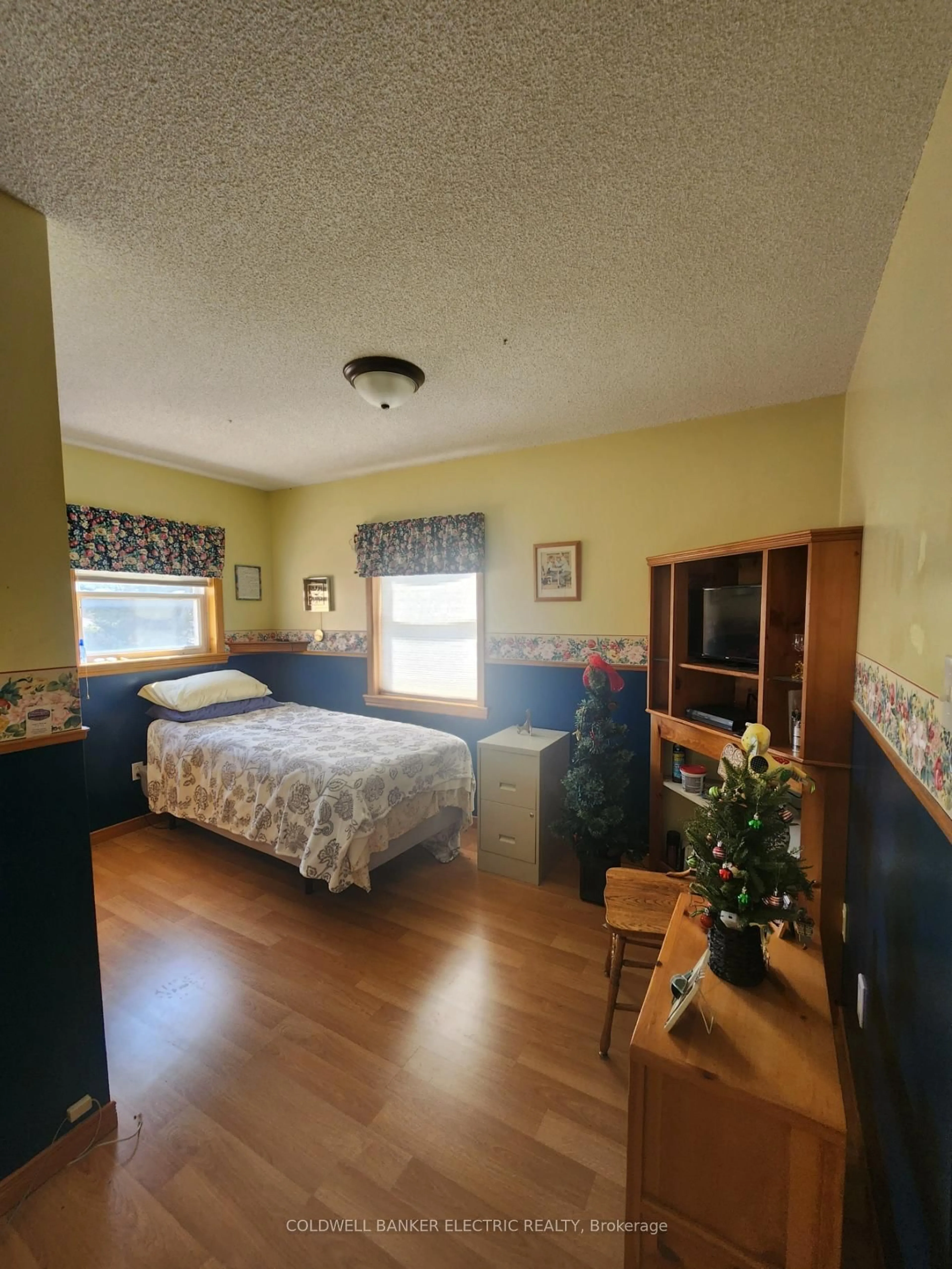 A pic of a room for 145 Fradette Ave, Peterborough South Ontario K9J 1T6