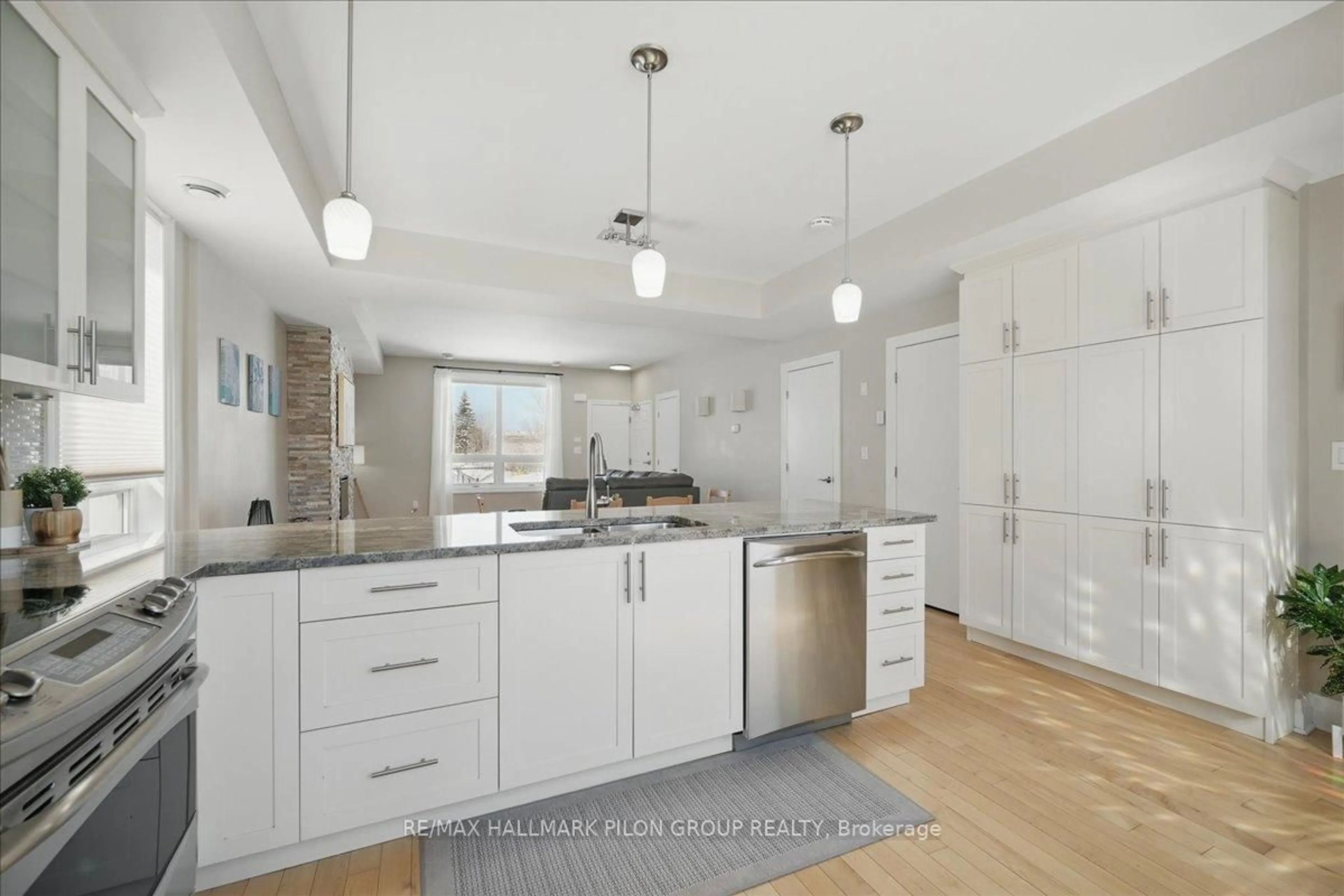 Open concept kitchen, unknown for 60 Meach Private #104, Stittsville Ontario K2S 0T8