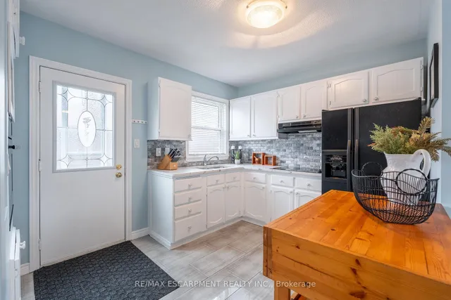 Additional property image - 668 Burgess Ave