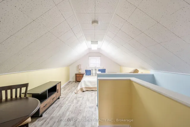 Additional property image - 668 Burgess Ave