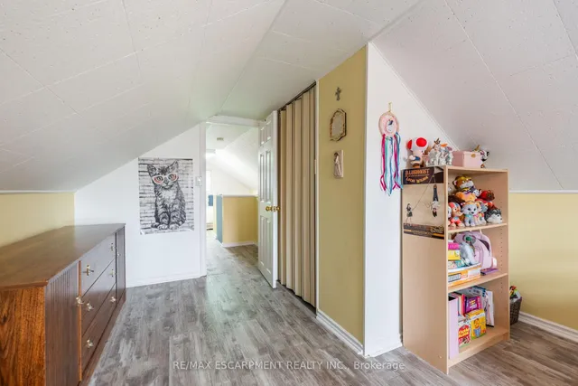Additional property image - 668 Burgess Ave