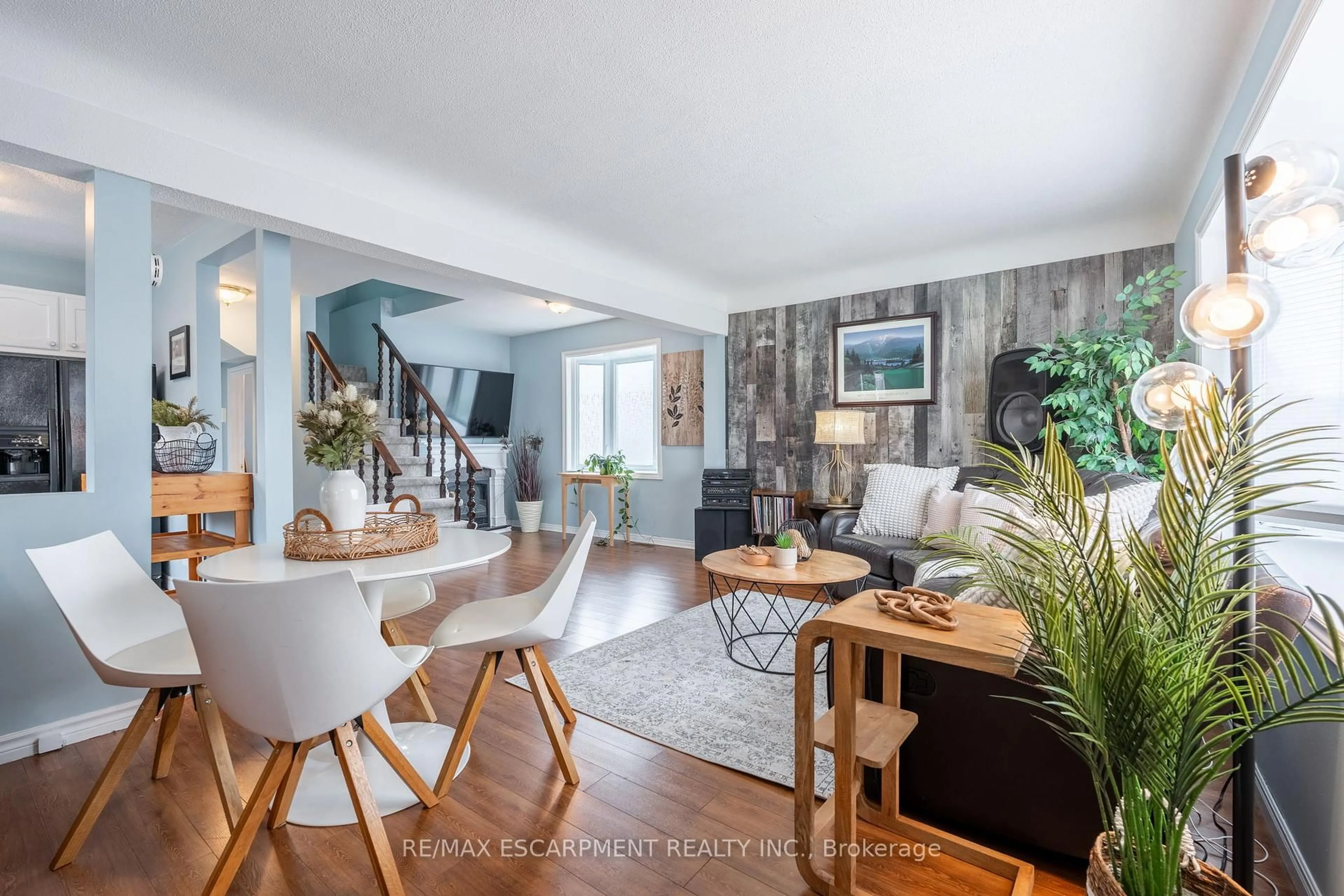 Living room with furniture, unknown for 668 Burgess Ave, Hamilton Ontario L8H 6J1