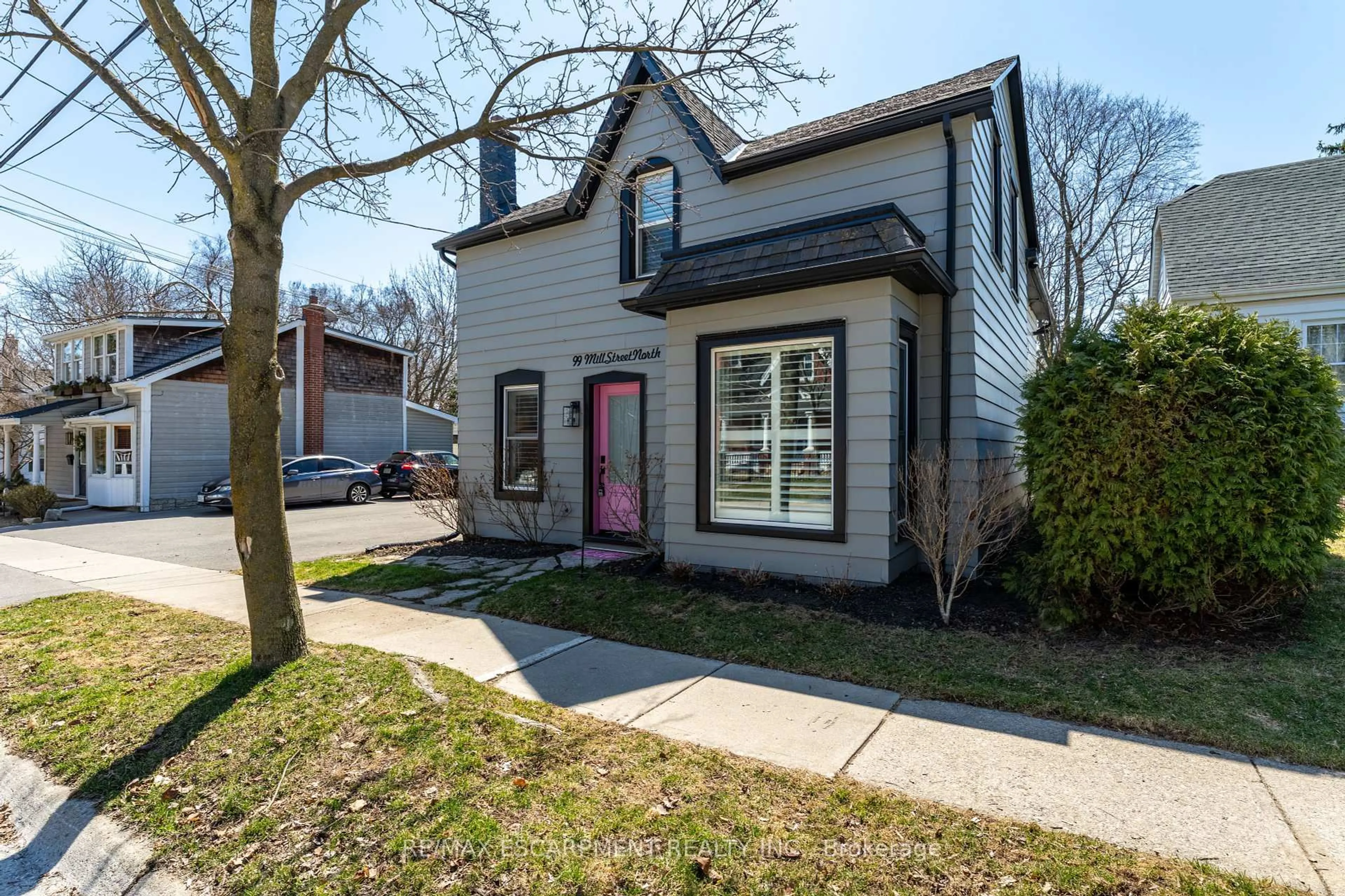 Home with brick exterior material, street for 99 Mill St, Hamilton Ontario L0R 2H0