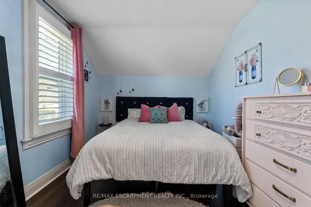 Additional property image - 99 Mill St