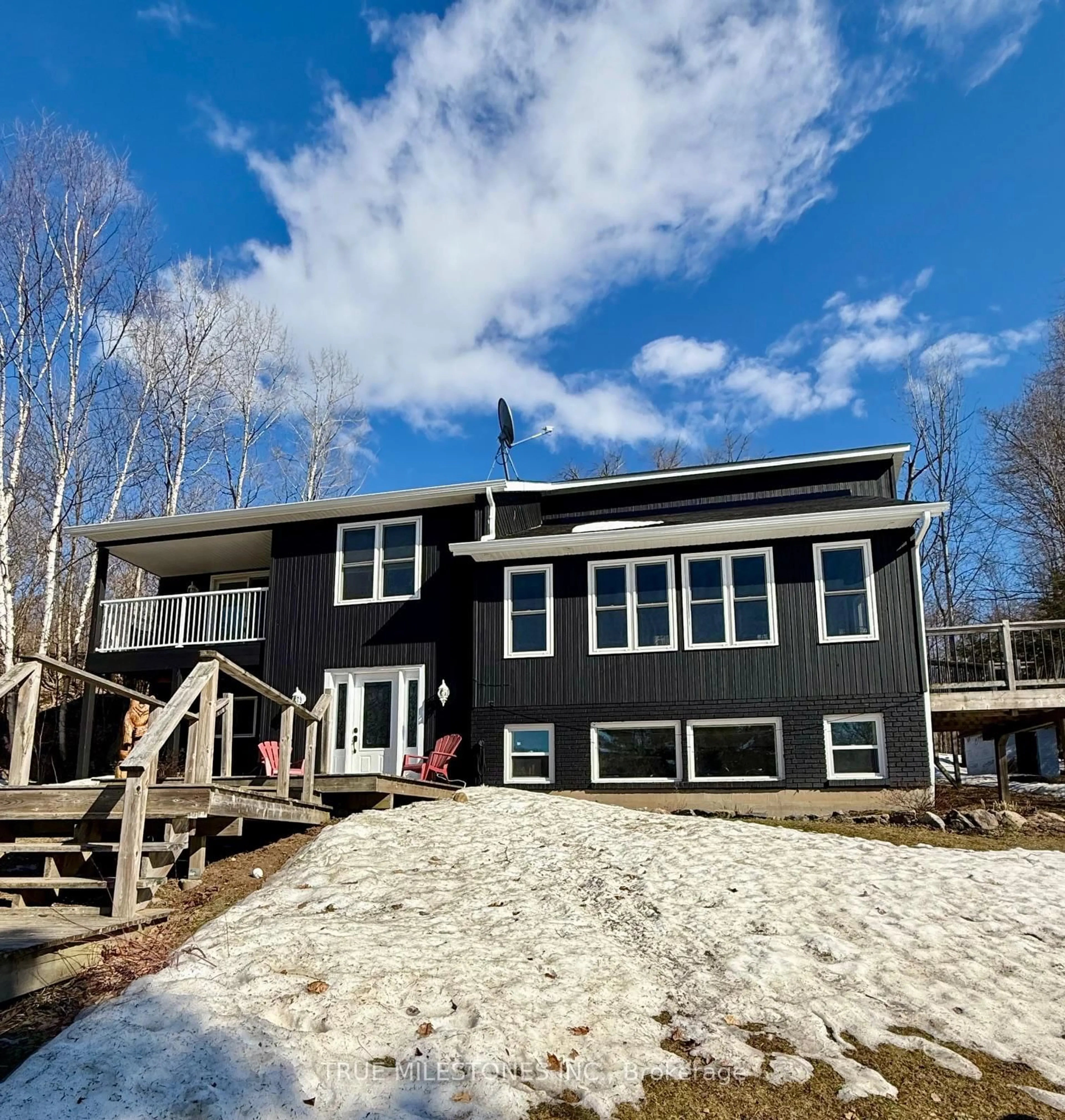 Home with vinyl exterior material, unknown for 336 Clear Lake Rd, Seguin Ontario P2A 2W8