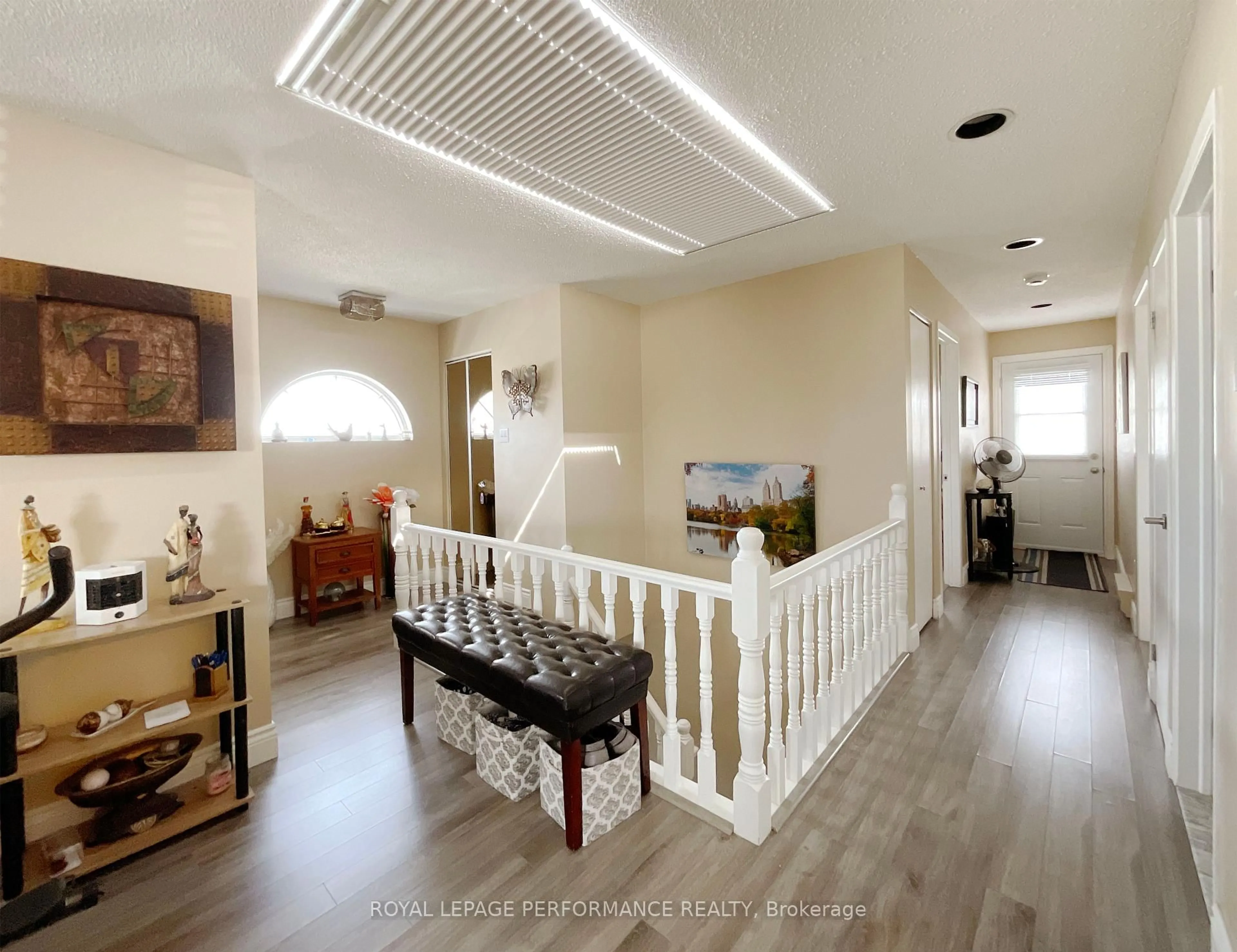 Indoor foyer for 762 Higginson St #5, Hawkesbury Ontario K6A 3K9