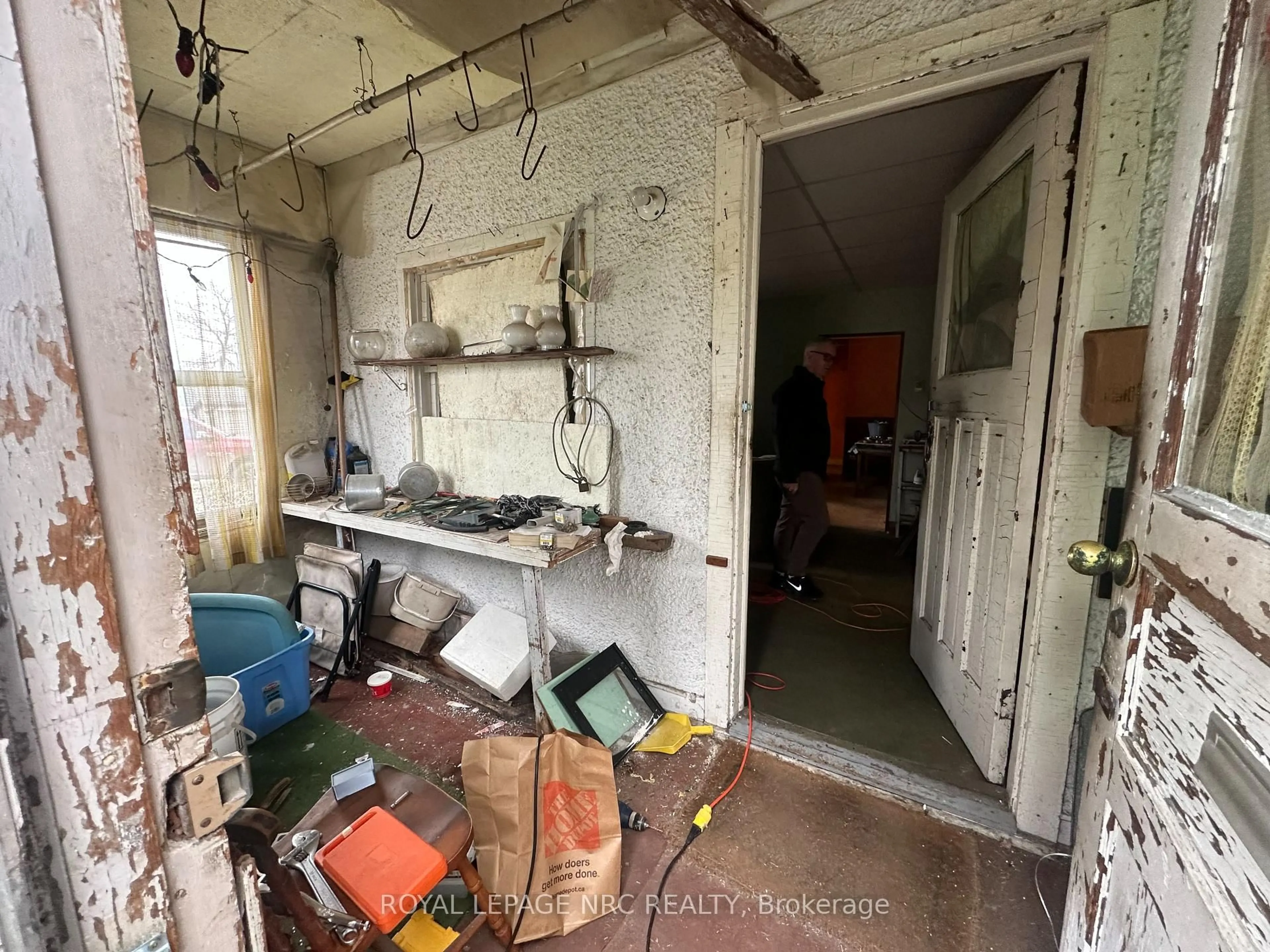 A pic of a room for 3 Ball Ave, St. Catharines Ontario L2T 1B4