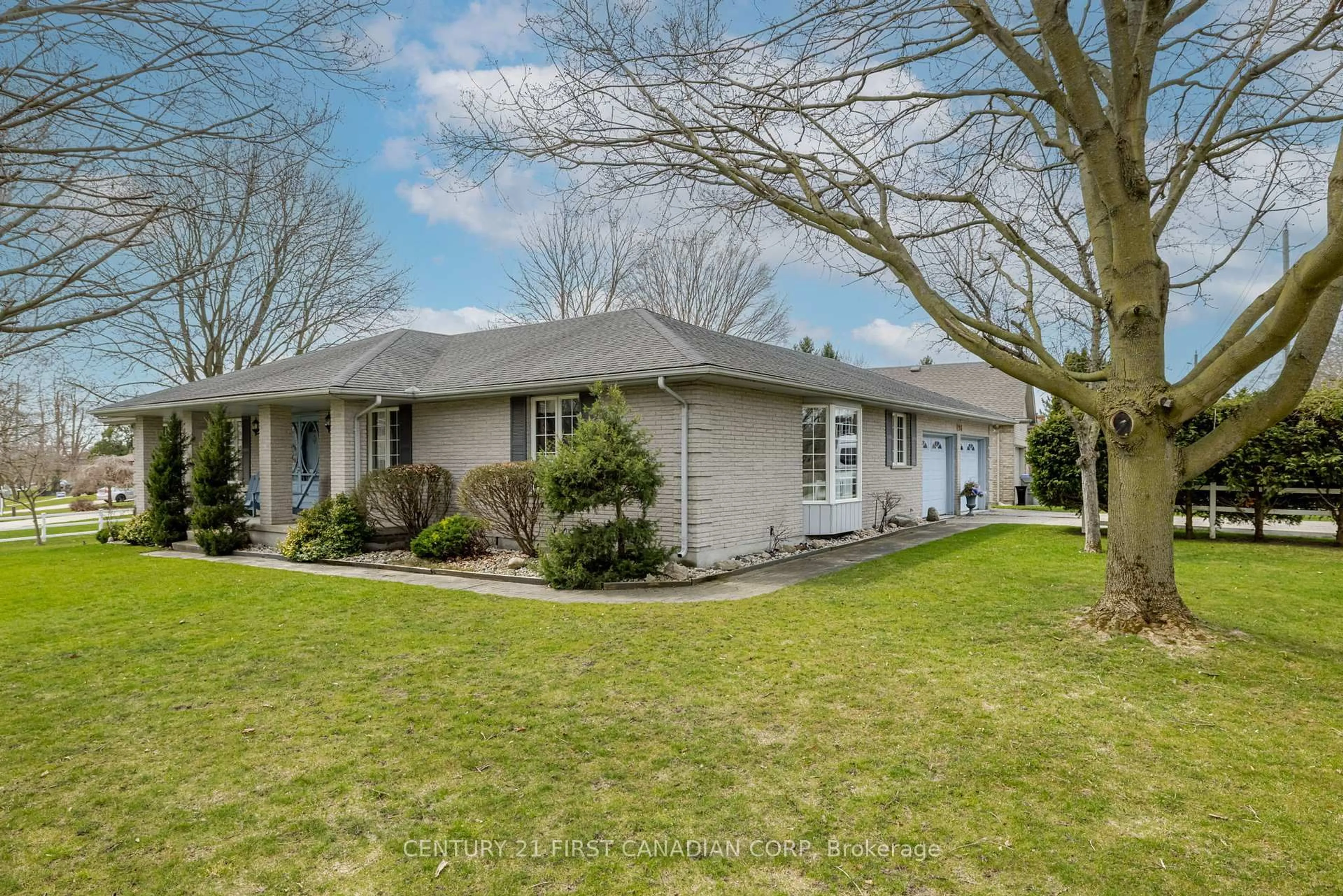 Home with vinyl exterior material, street for 196 Hull Rd, Strathroy-Caradoc Ontario N7G 3P2