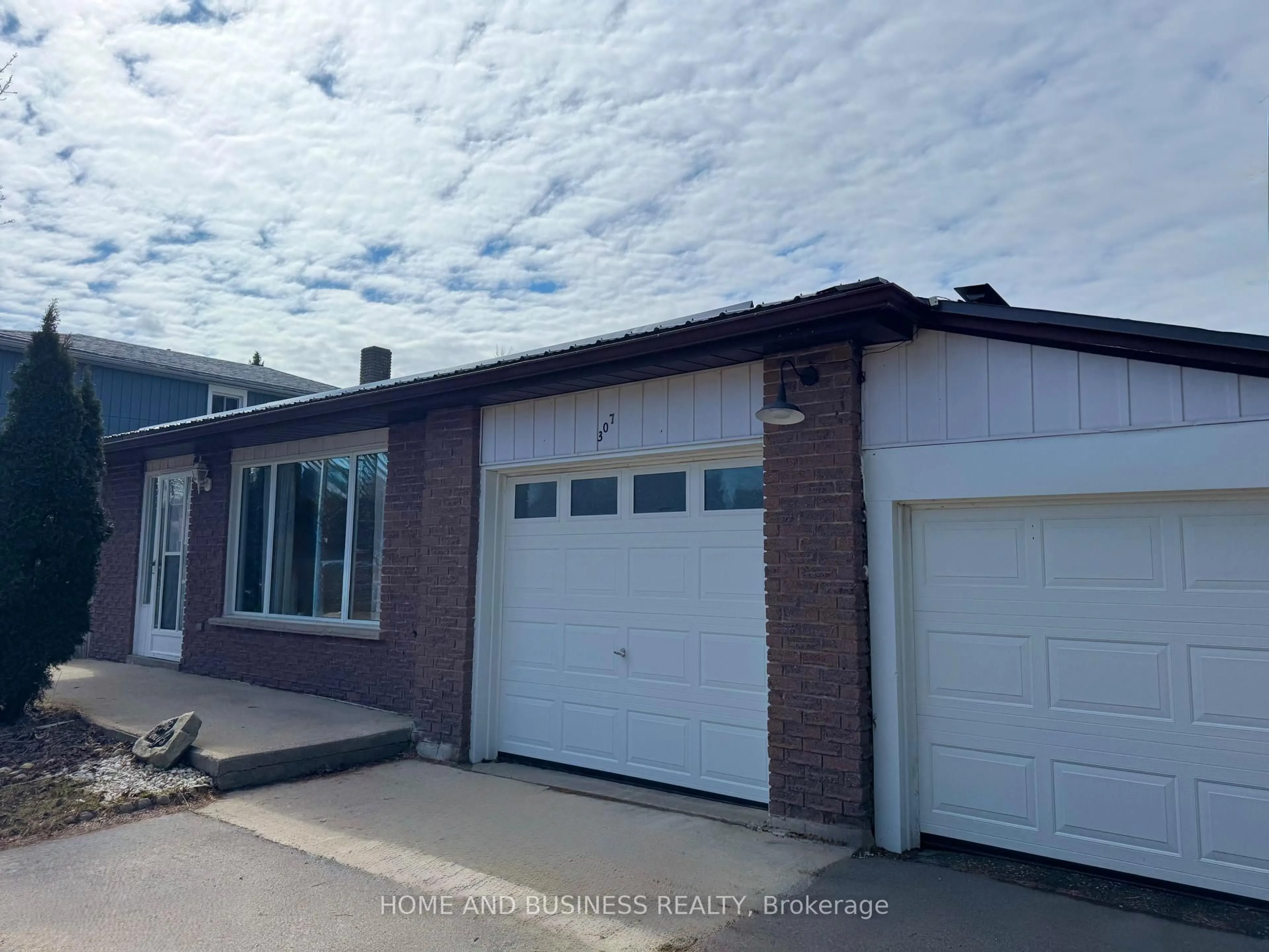 Unknown for 307 Domville St, Wellington North Ontario N0G 1A0