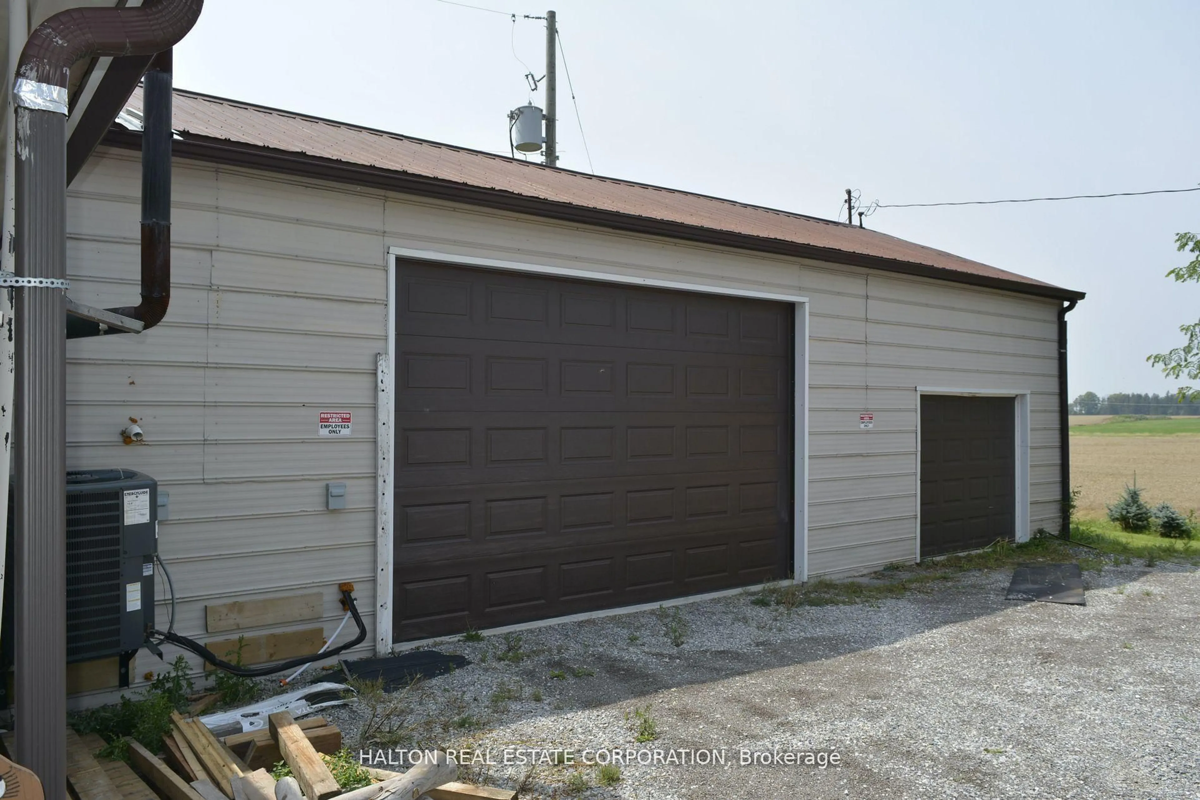 Indoor garage for 1349 Highway 56, Haldimand Ontario N3W 1T1
