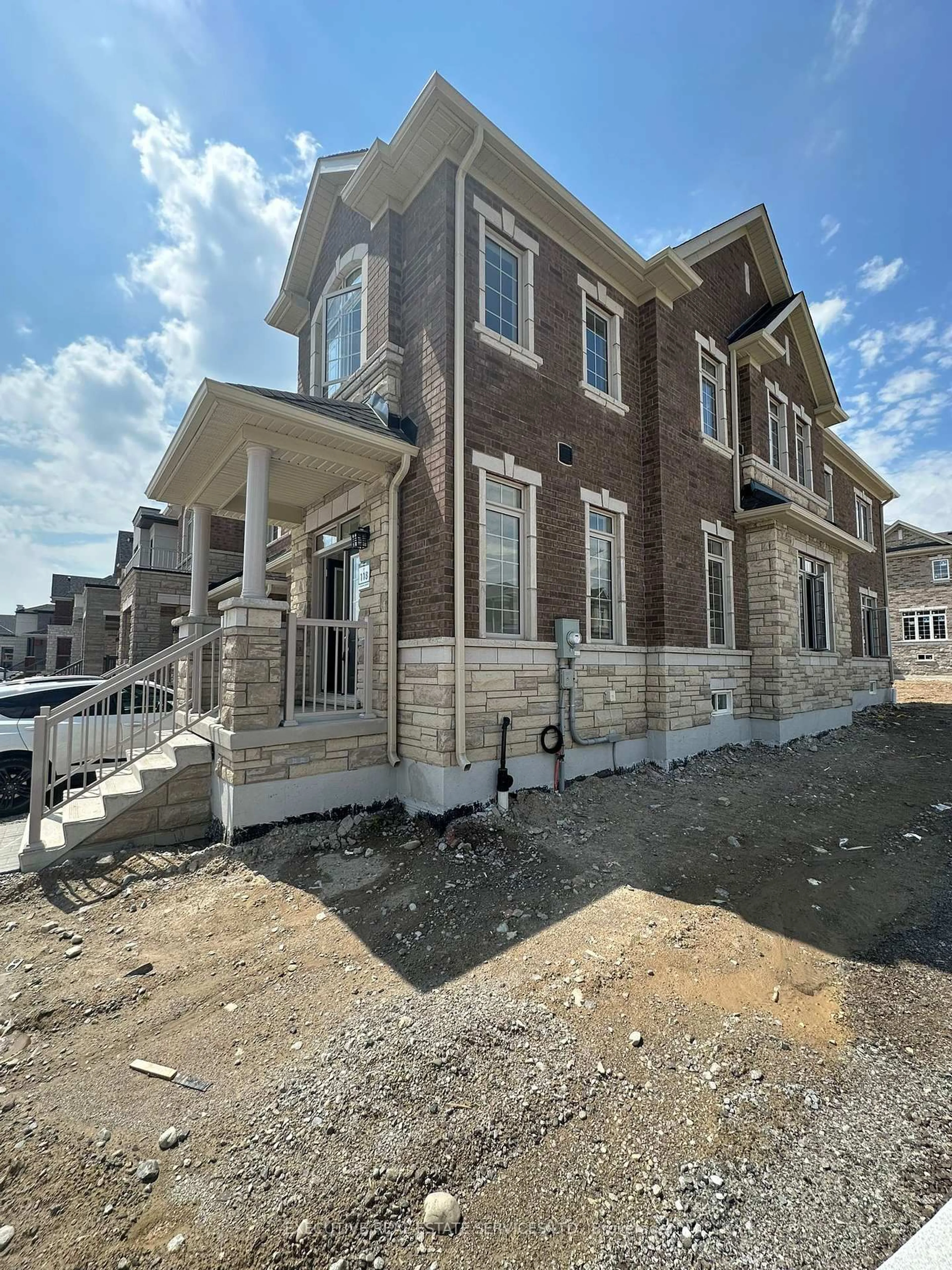 Home with brick exterior material, building for 67 Bloomfield Cres, Cambridge Ontario N1R 5S2