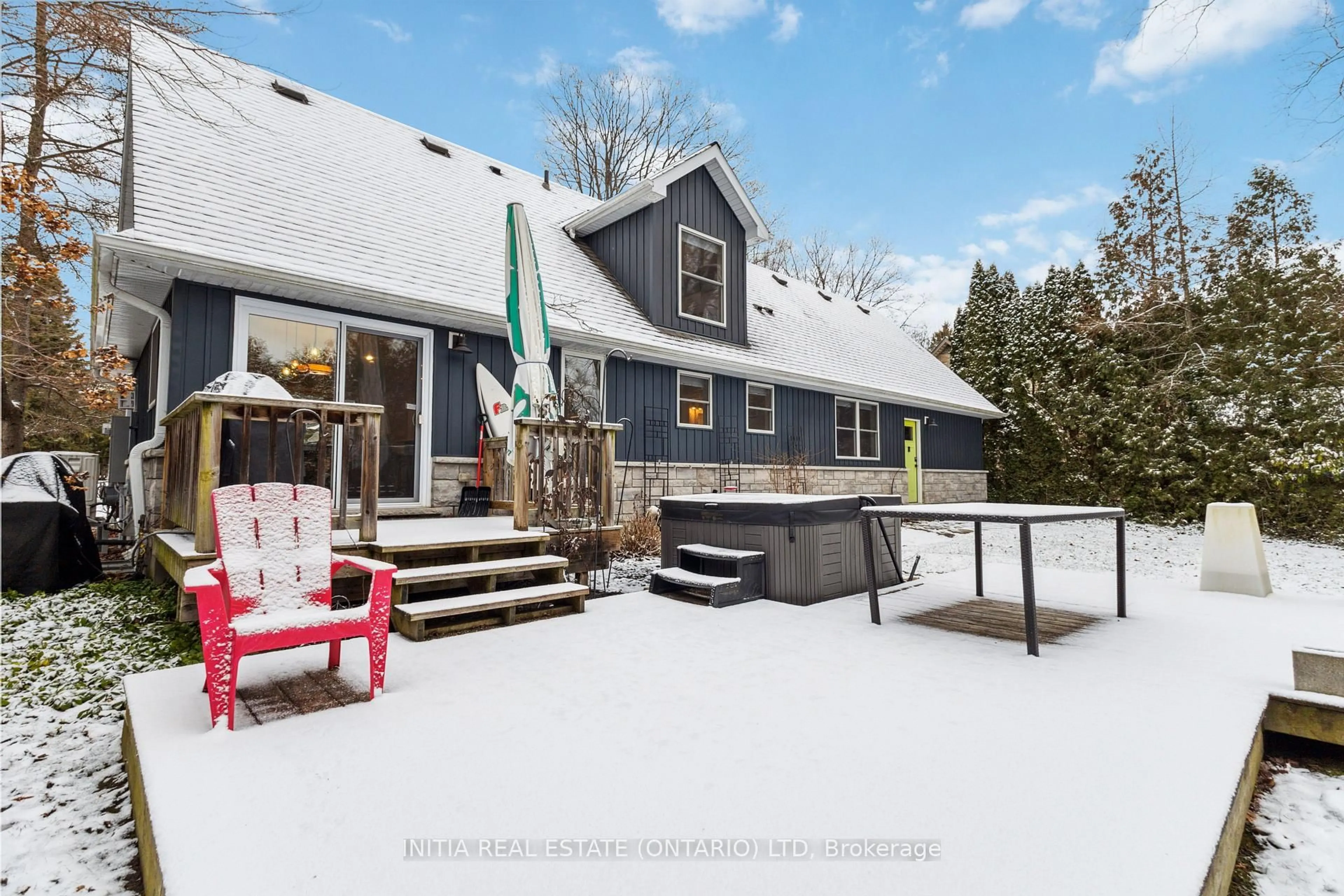 Patio, mountain view for 21 Chiniquy St, Bluewater Ontario N0M 1G0