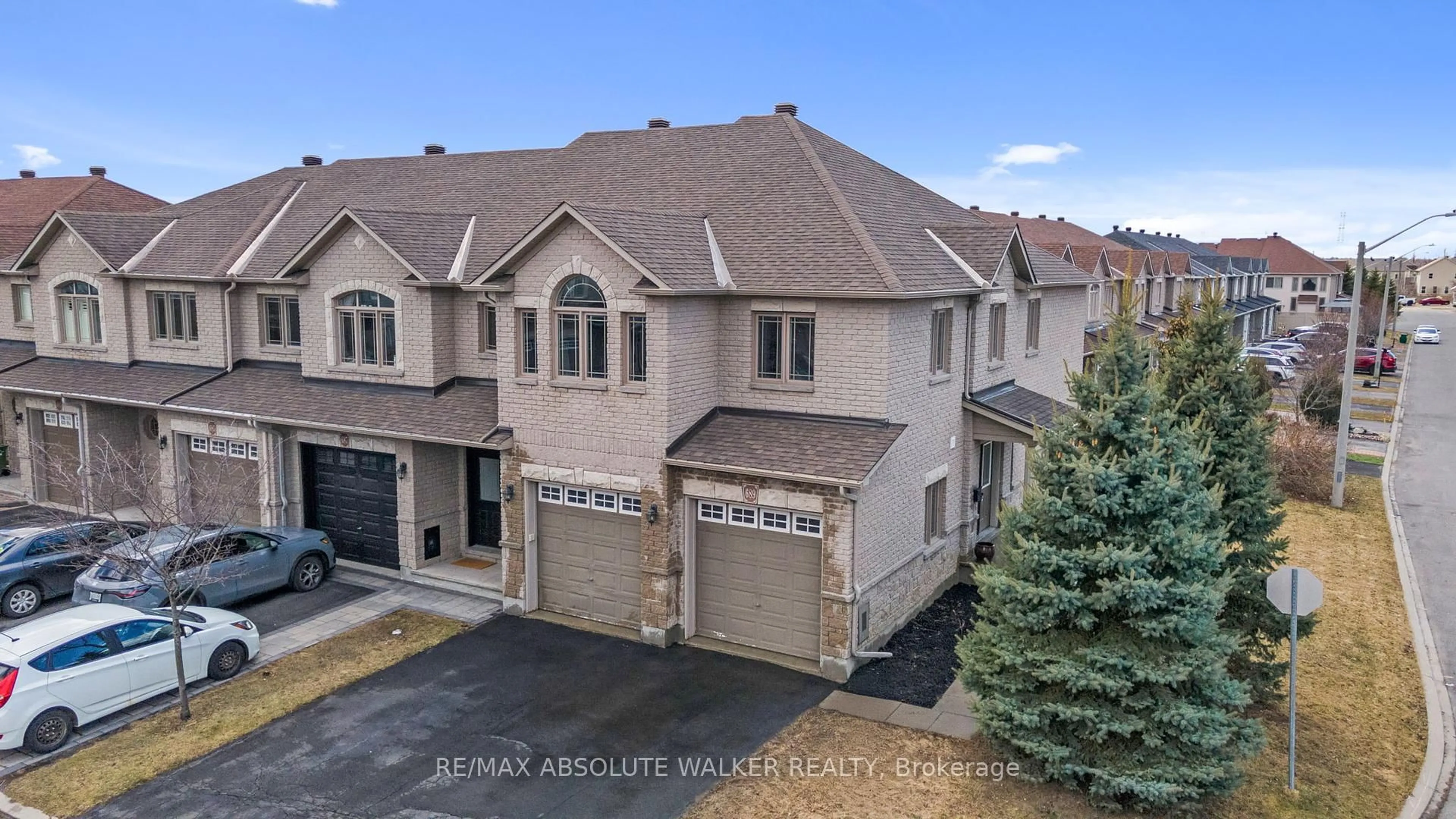 A pic from outside/outdoor area/front of a property/back of a property/a pic from drone, street for 689 PERCIFOR Way, Ottawa Ontario K1W 0E4
