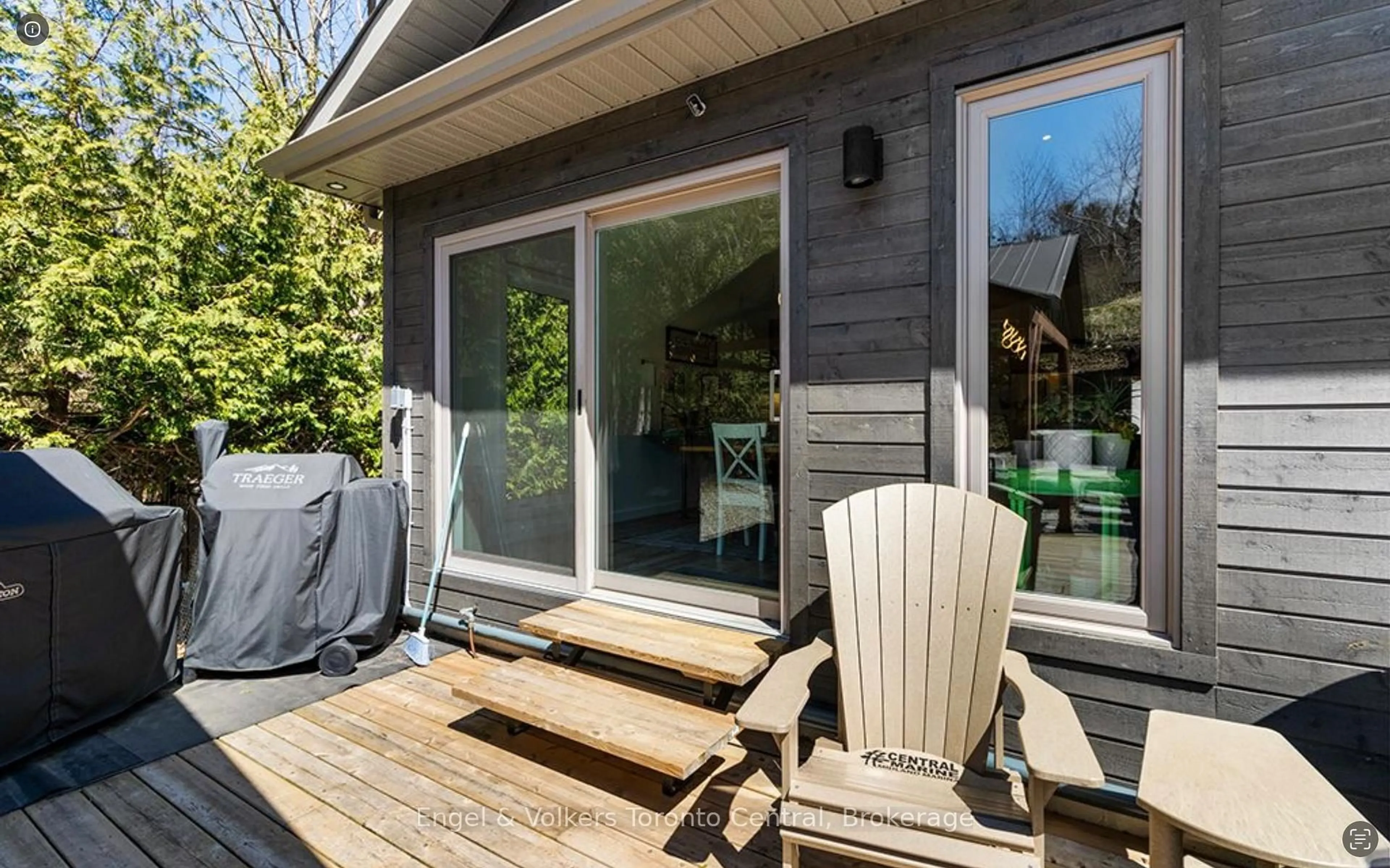 Patio, street for 131 Arthur St, Blue Mountains Ontario N0H 2P0