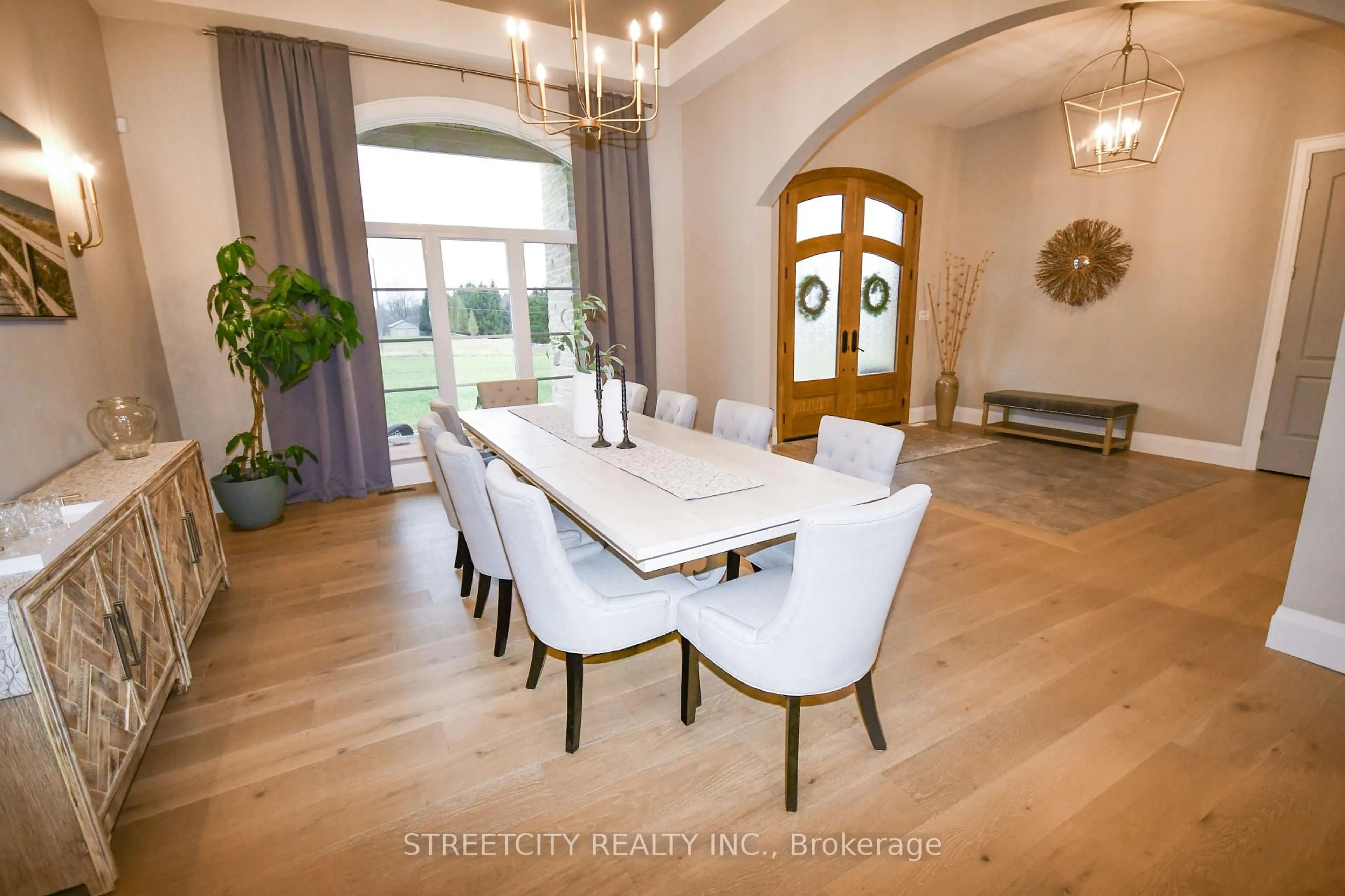 Dining room, wood/laminate floor for 20724 Denfield Rd, Middlesex Centre Ontario N6H 5L2