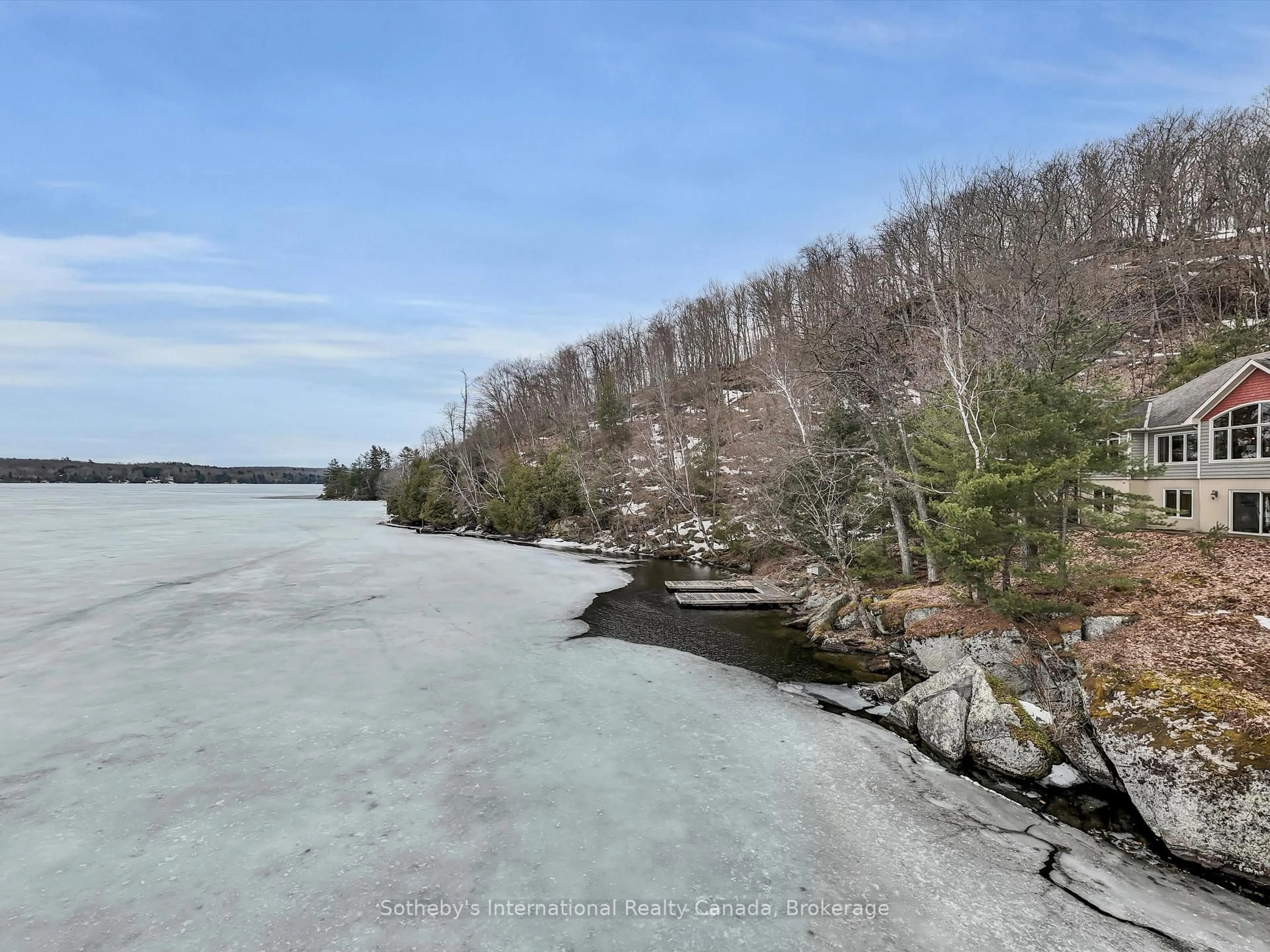 Blurry image for 243 Prices Point Rd, Lake of Bays Ontario P0B 1A0
