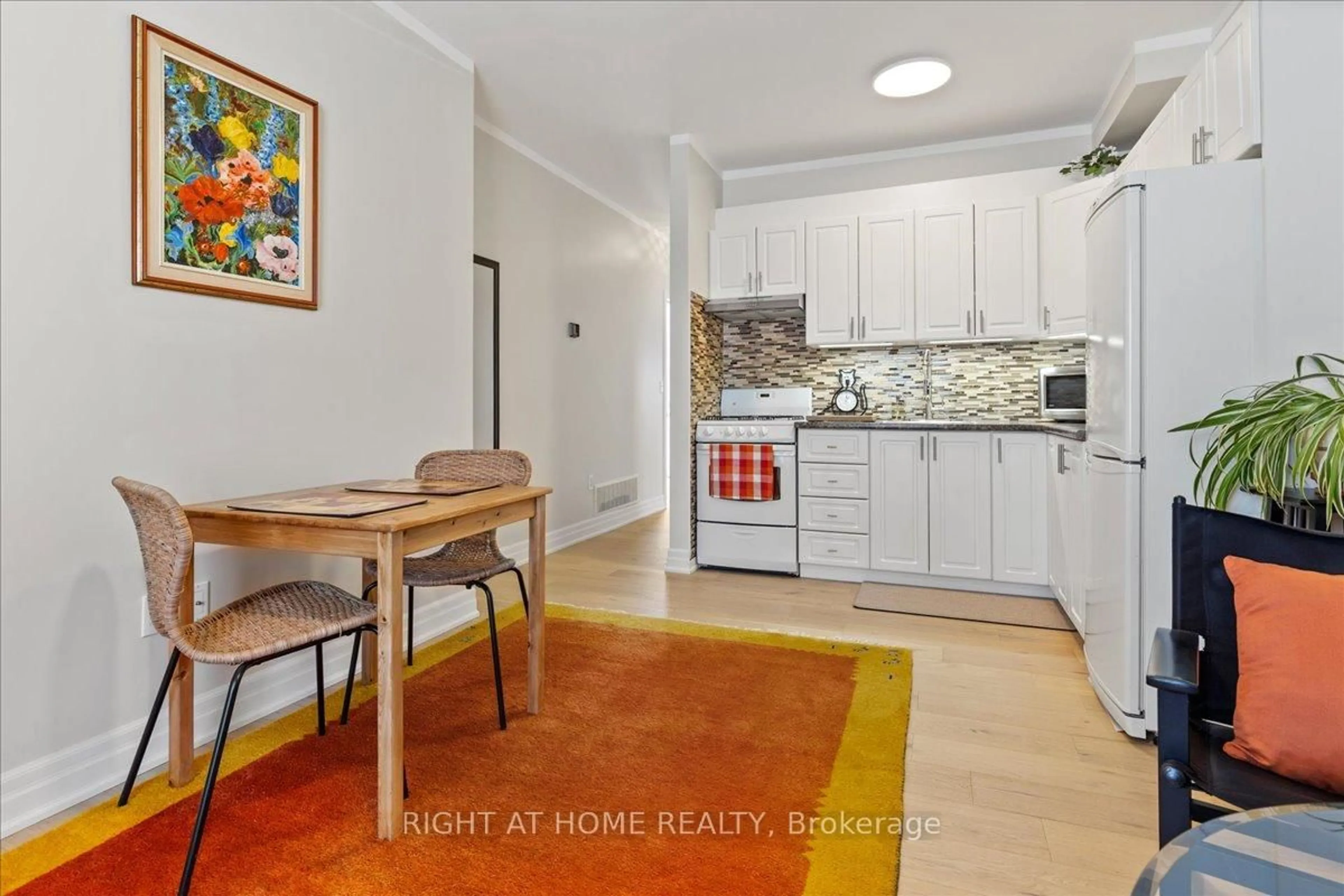 Standard kitchen, unknown for 54 Fullerton Ave, Hamilton Ontario L8L 6G8