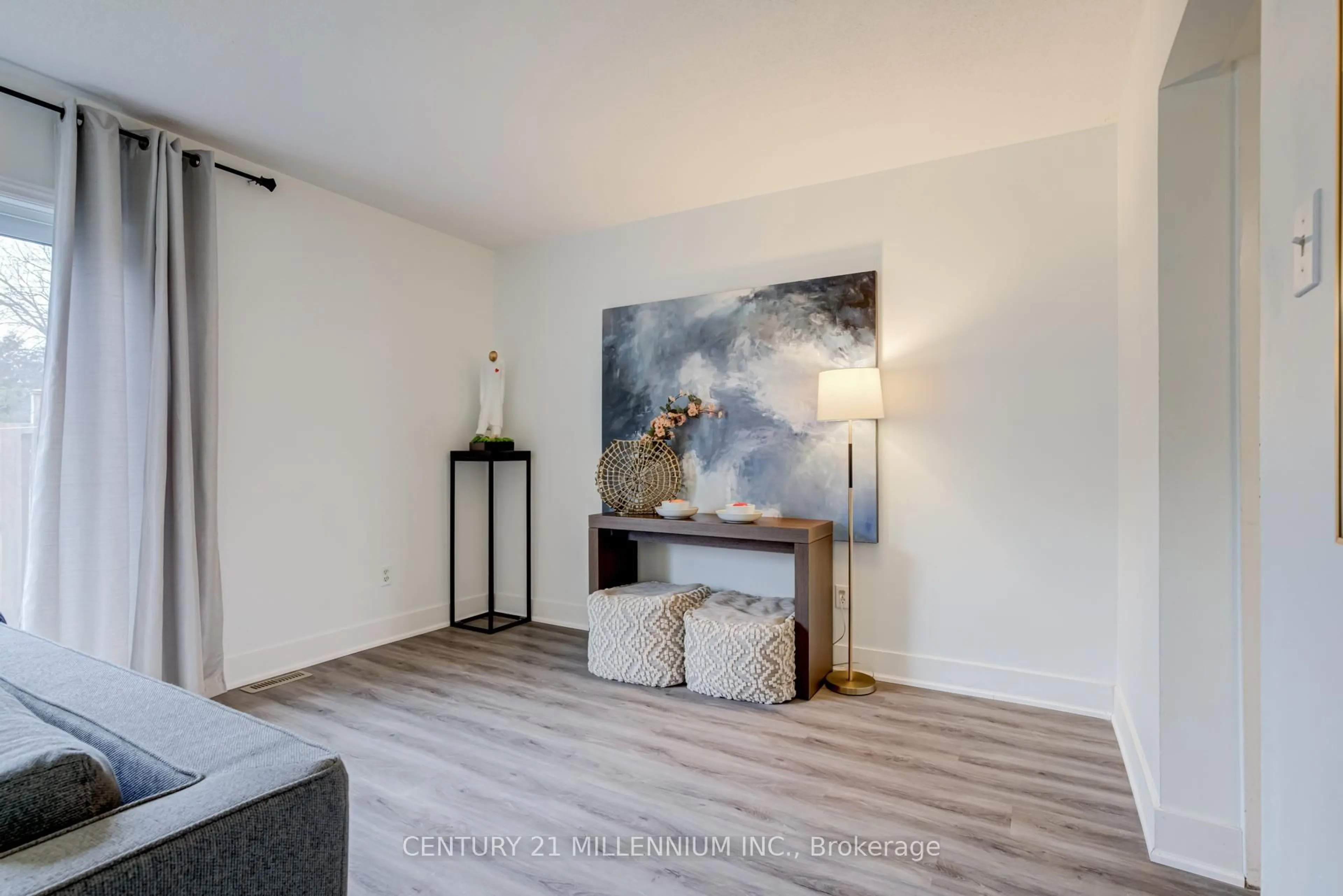 Indoor entryway for 470 Second St #17, London East Ontario N5V 3X3