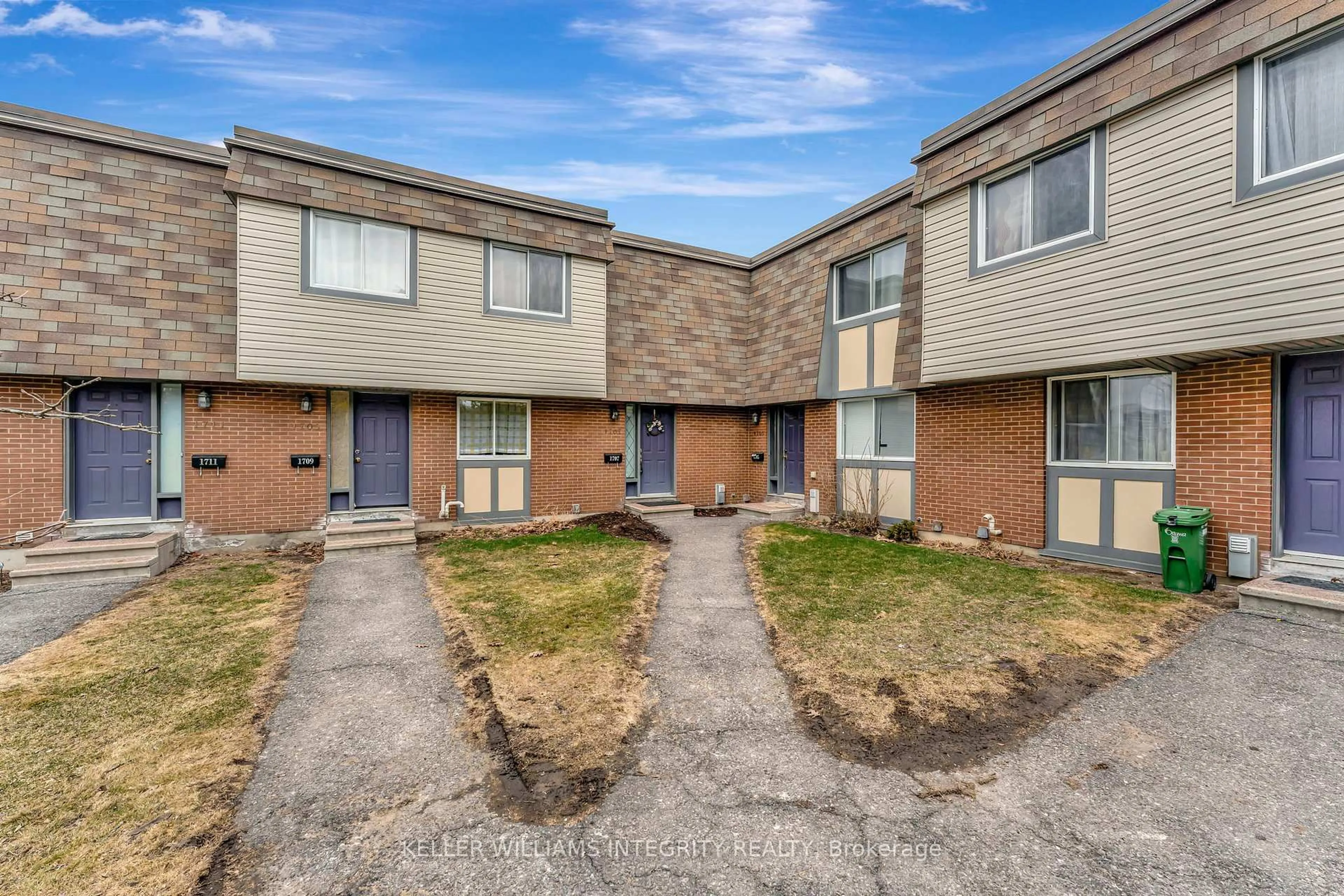 Unknown for 1707 Heatherington Rd #-, Ottawa Ontario K1V 8T8