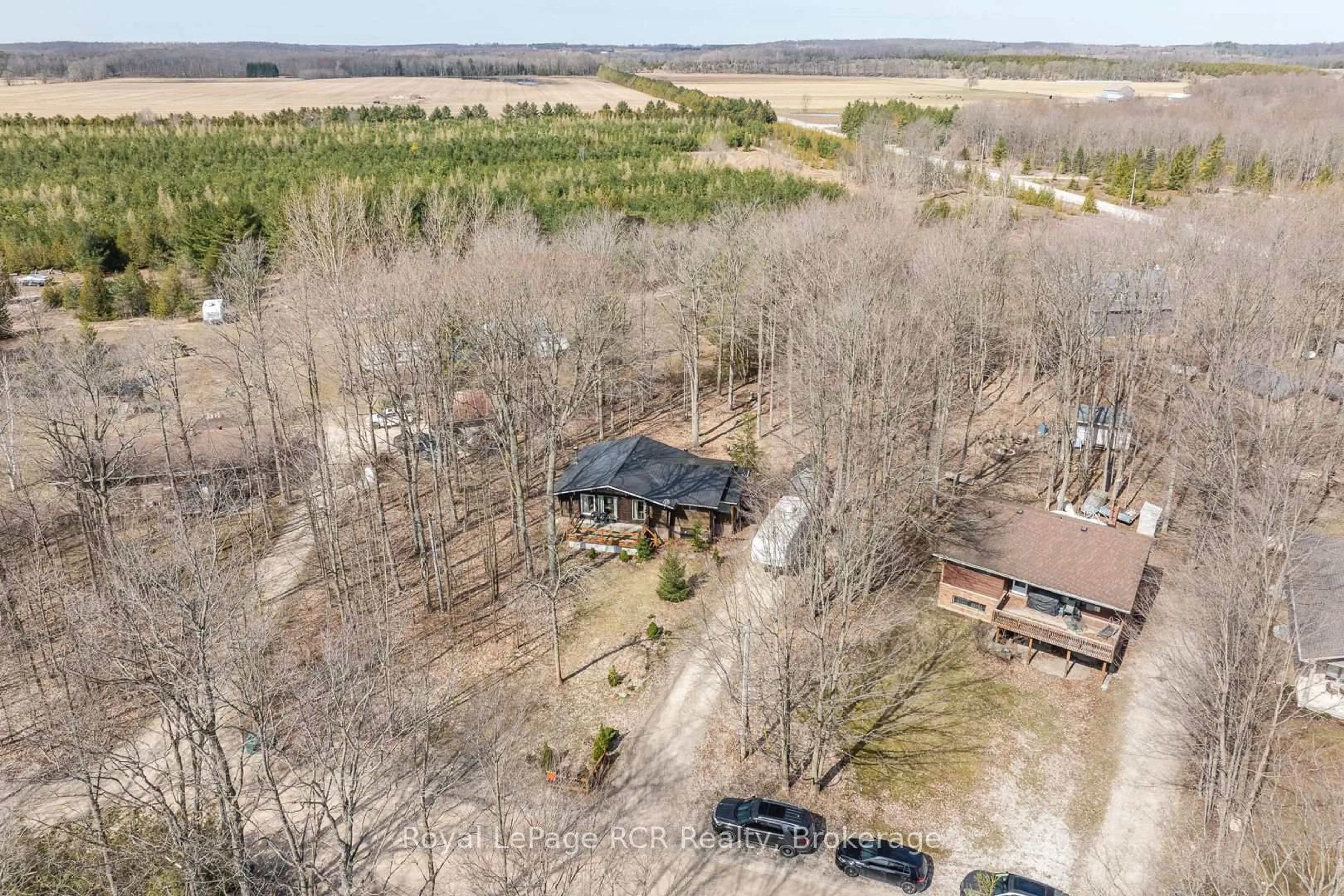 A pic from outside/outdoor area/front of a property/back of a property/a pic from drone, water/lake/river/ocean view for 117 MCCULLOUGH LAKE Dr, Chatsworth Ontario N0H 2V0