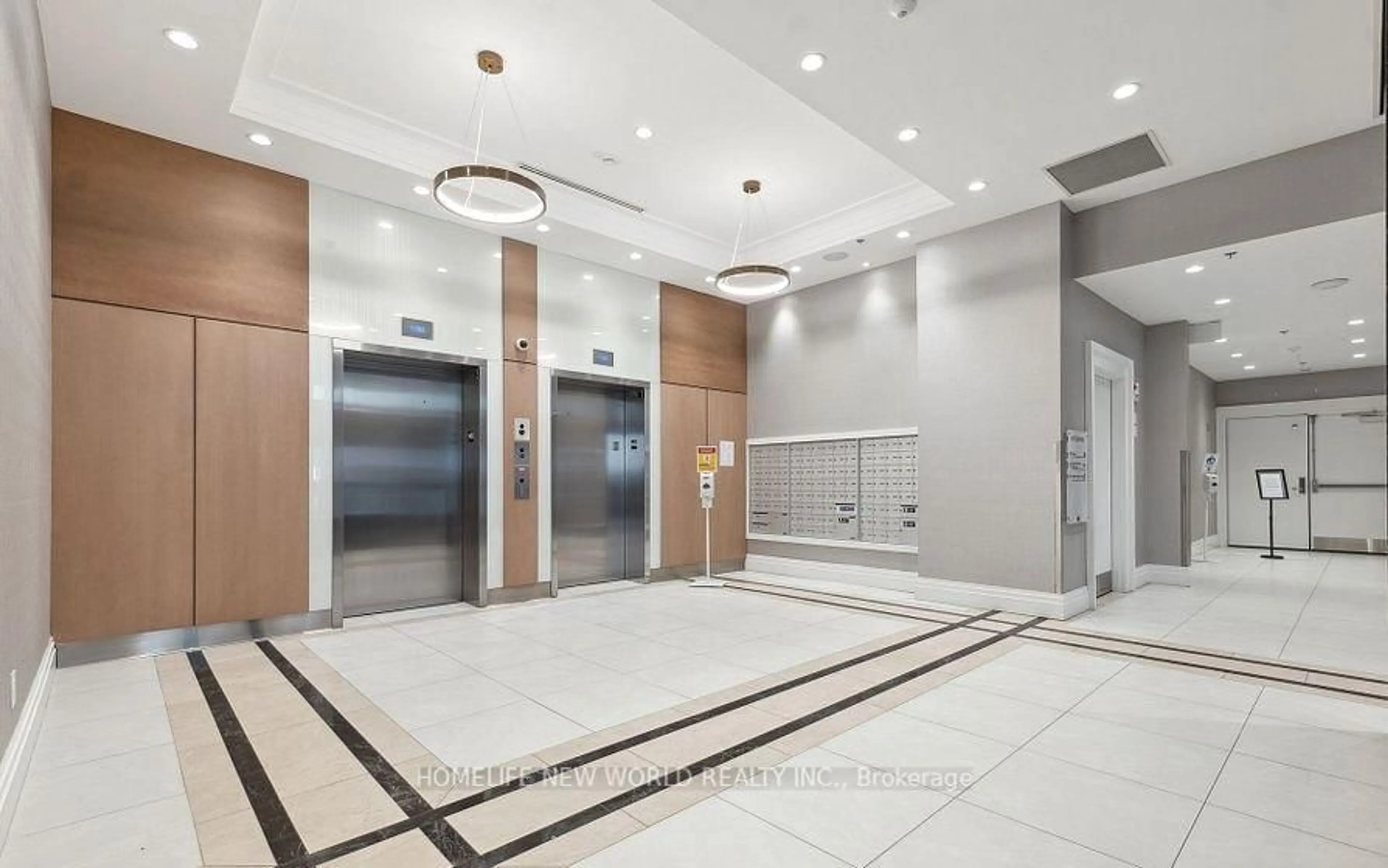 Indoor foyer for 5698 Main St #310, Niagara Falls Ontario L2G 0Z2