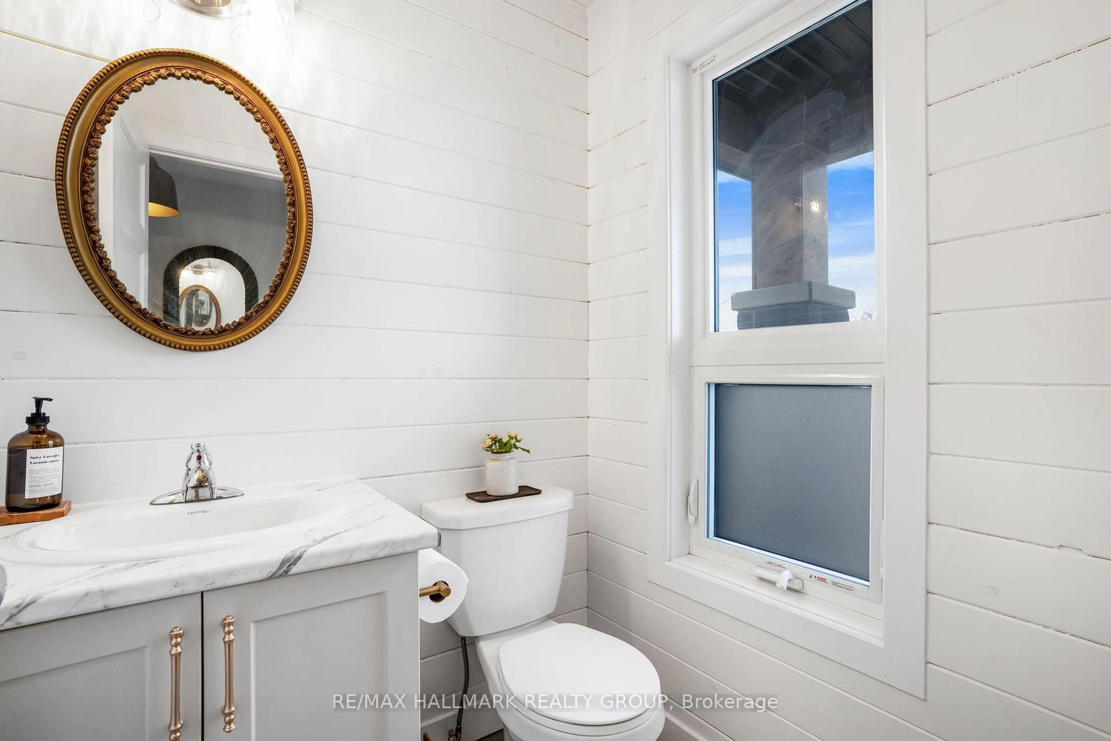 Standard bathroom, ceramic/tile floor for 336 TRILLIUM Circ, Alfred and Plantagenet Ontario K0A 3K0