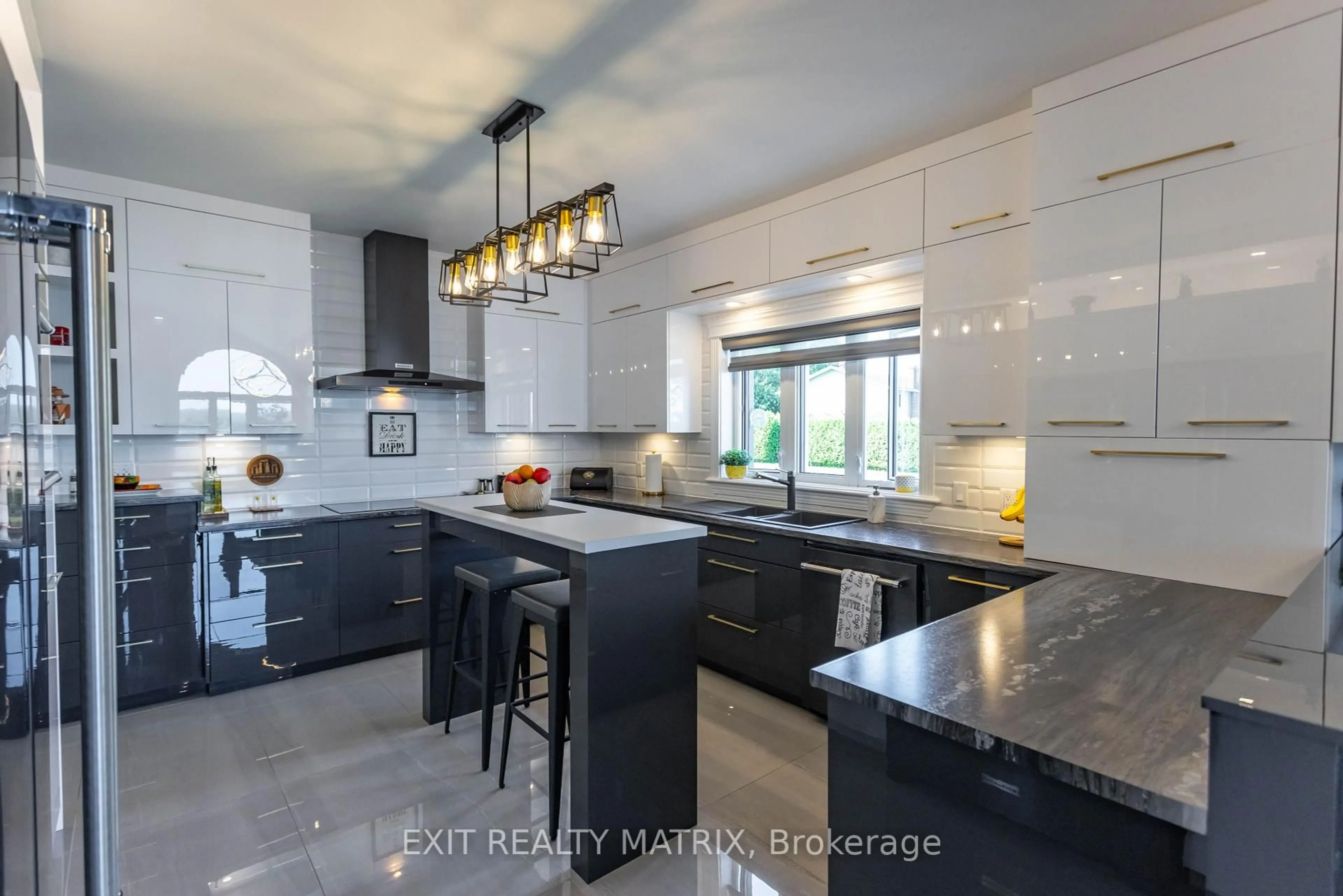 Contemporary kitchen, ceramic/tile floor for 3835 OLD HIGHWAY 17 N/A, Clarence-Rockland Ontario K4K 1W2
