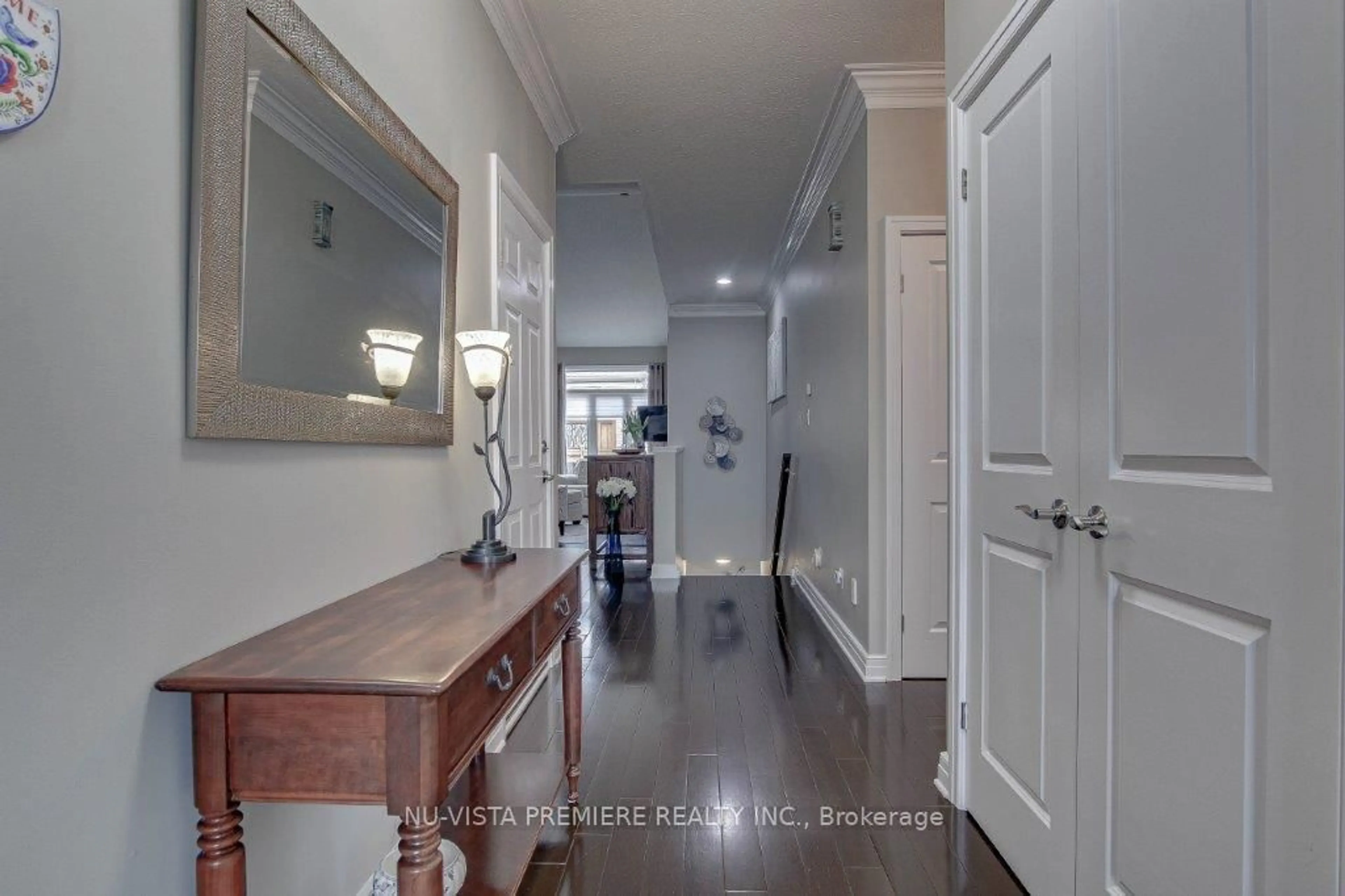 Indoor entryway for 1630 Shore Rd #18, London South Ontario N6K 5B9