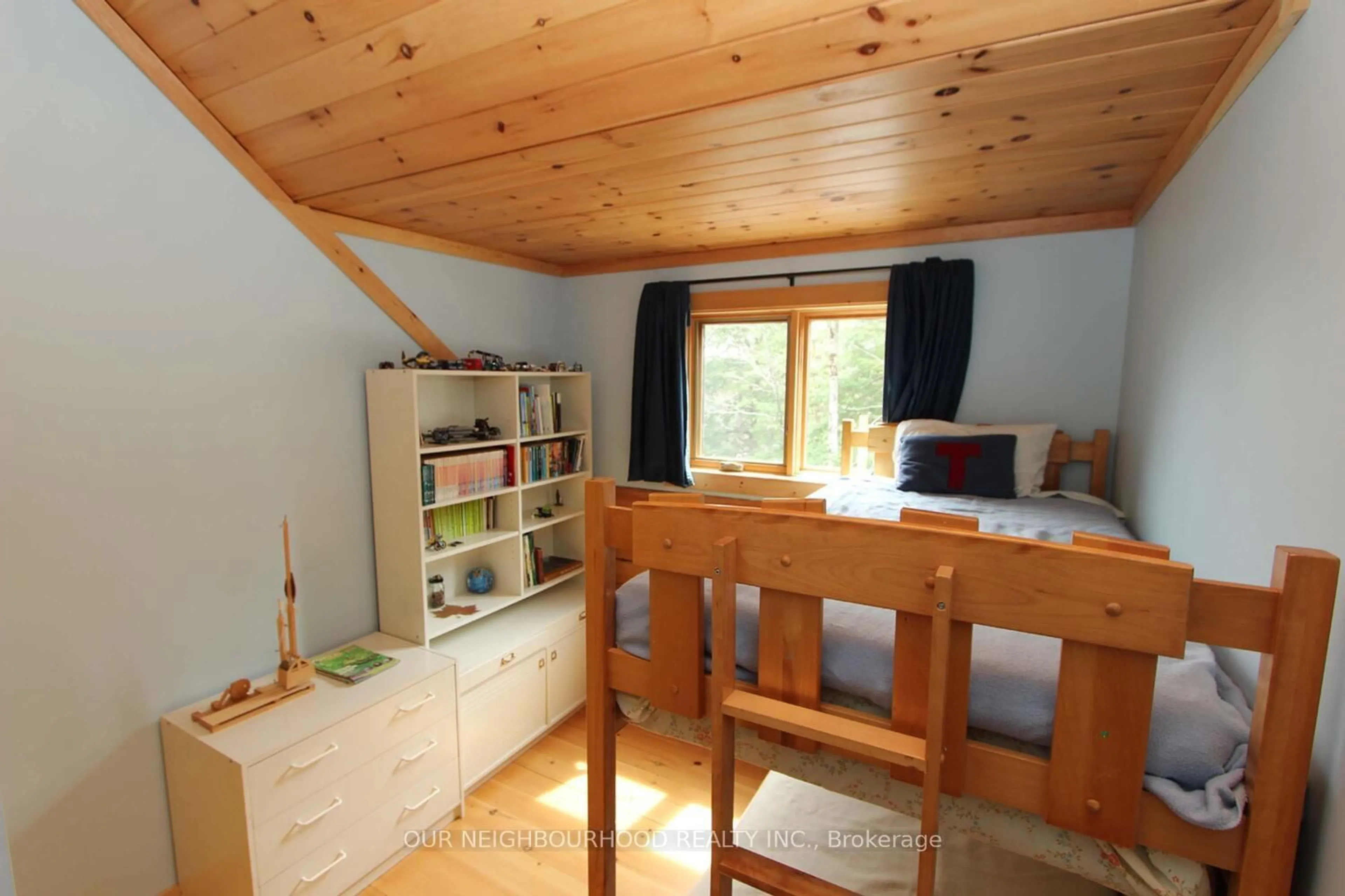 A pic of a room for 277 Lake Tangamong, Limoges Ontario K0K 2M0