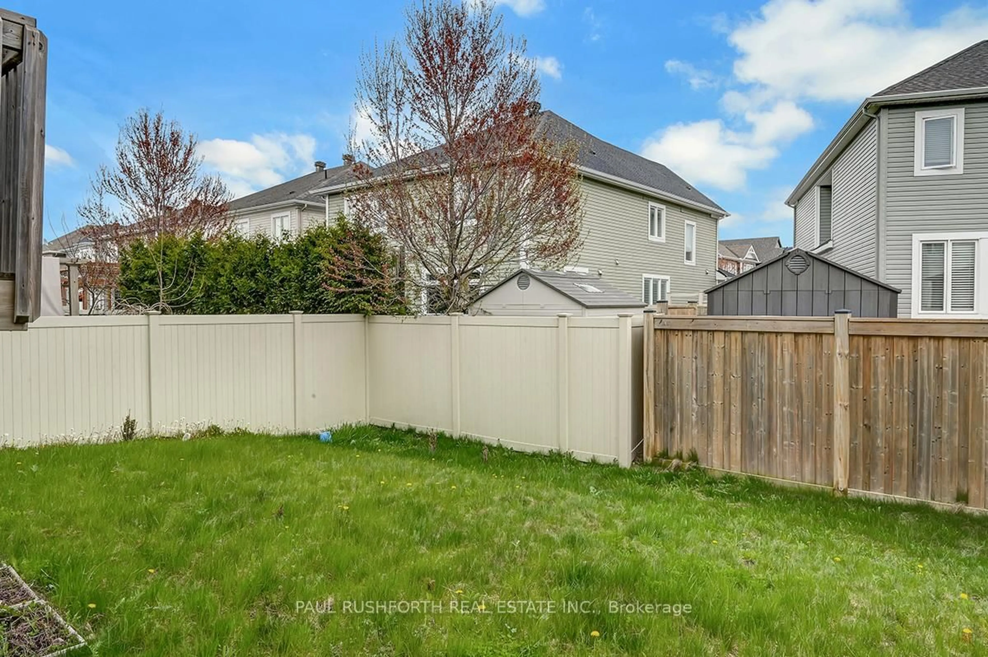 Patio, unknown for 609 Dundonald Dr, Ottawa Ontario K2J 5Y8