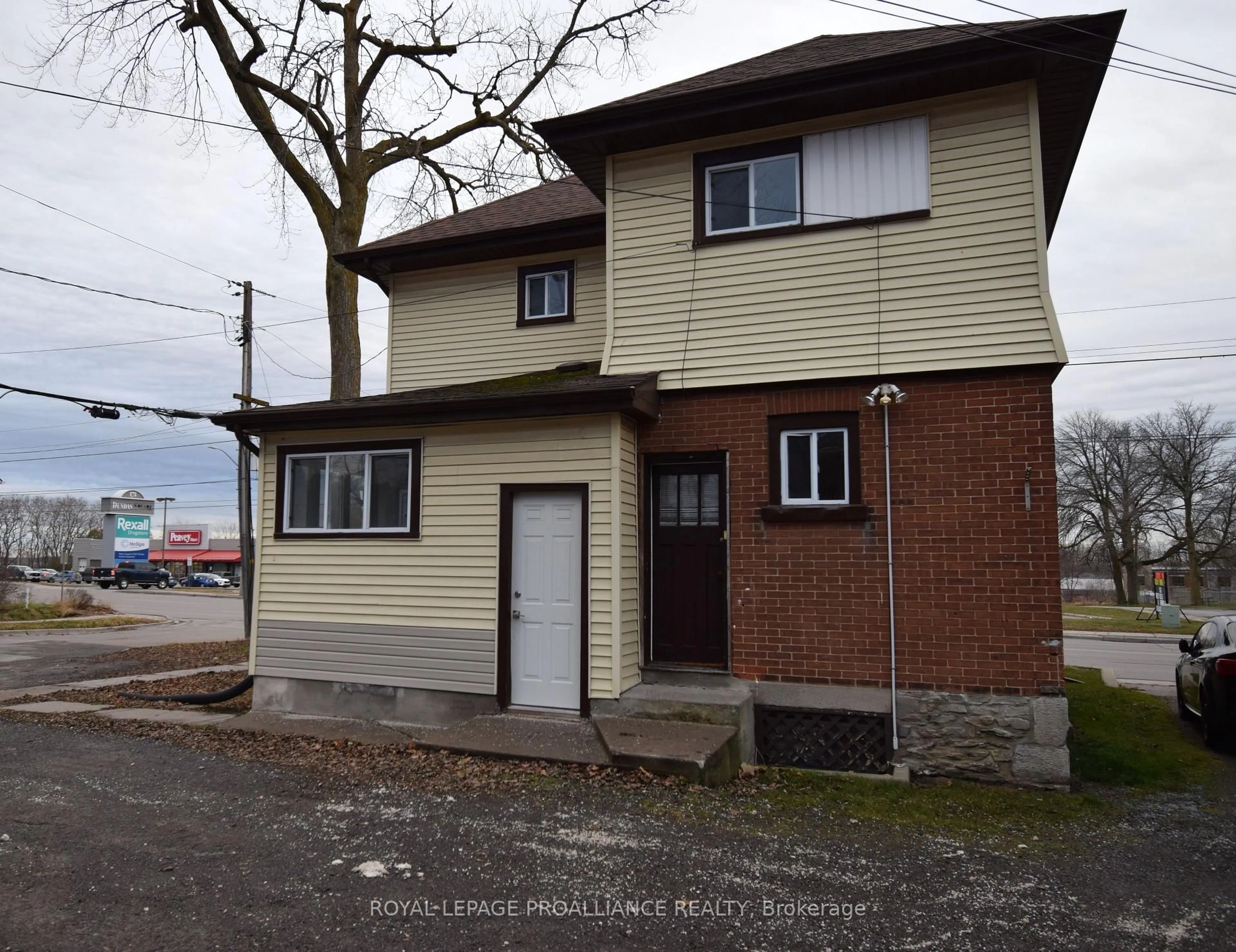Unknown for 158 Dundas St, Belleville Ontario K8N 1C7