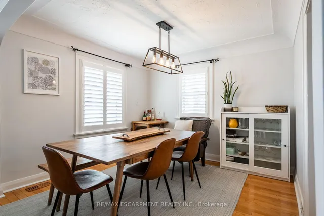 Additional property image - 2806 Upper James St