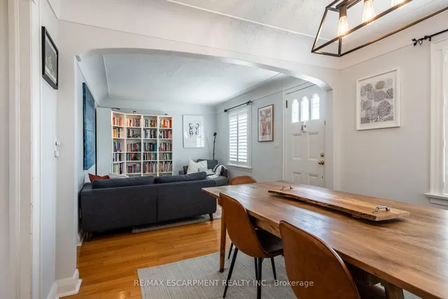 Additional property image - 2806 Upper James St