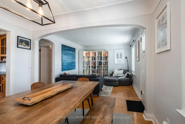 Additional property image - 2806 Upper James St