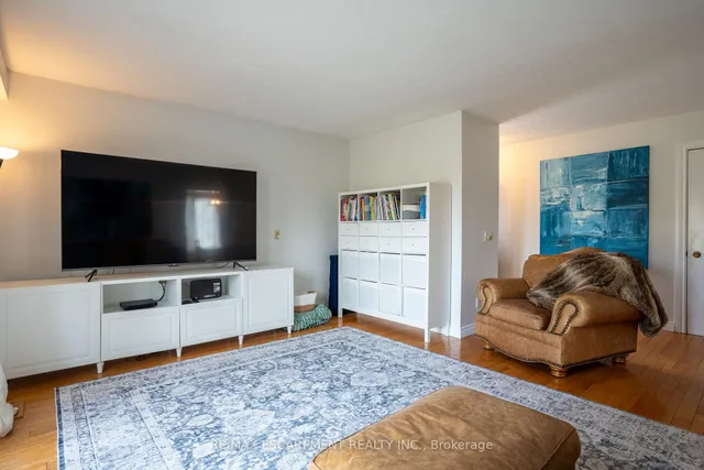 Additional property image - 2806 Upper James St