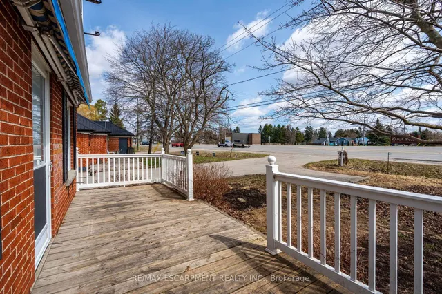 Additional property image - 2806 Upper James St