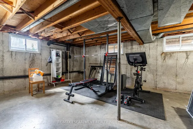 Additional property image - 2806 Upper James St