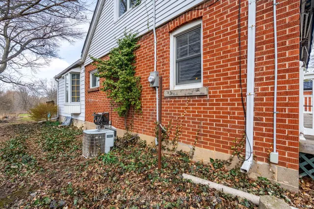 Additional property image - 2806 Upper James St