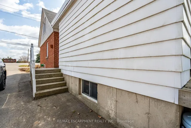 Additional property image - 2806 Upper James St