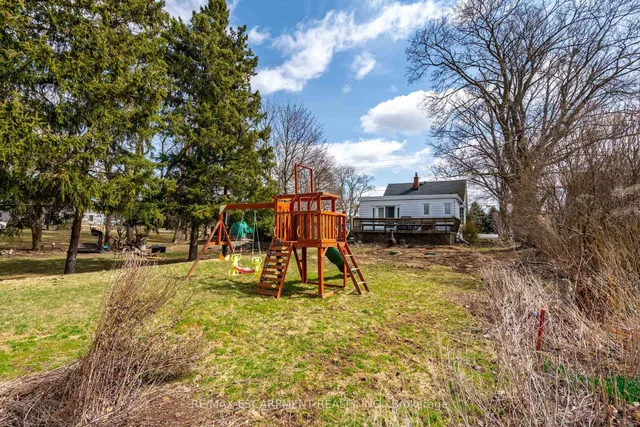 Additional property image - 2806 Upper James St
