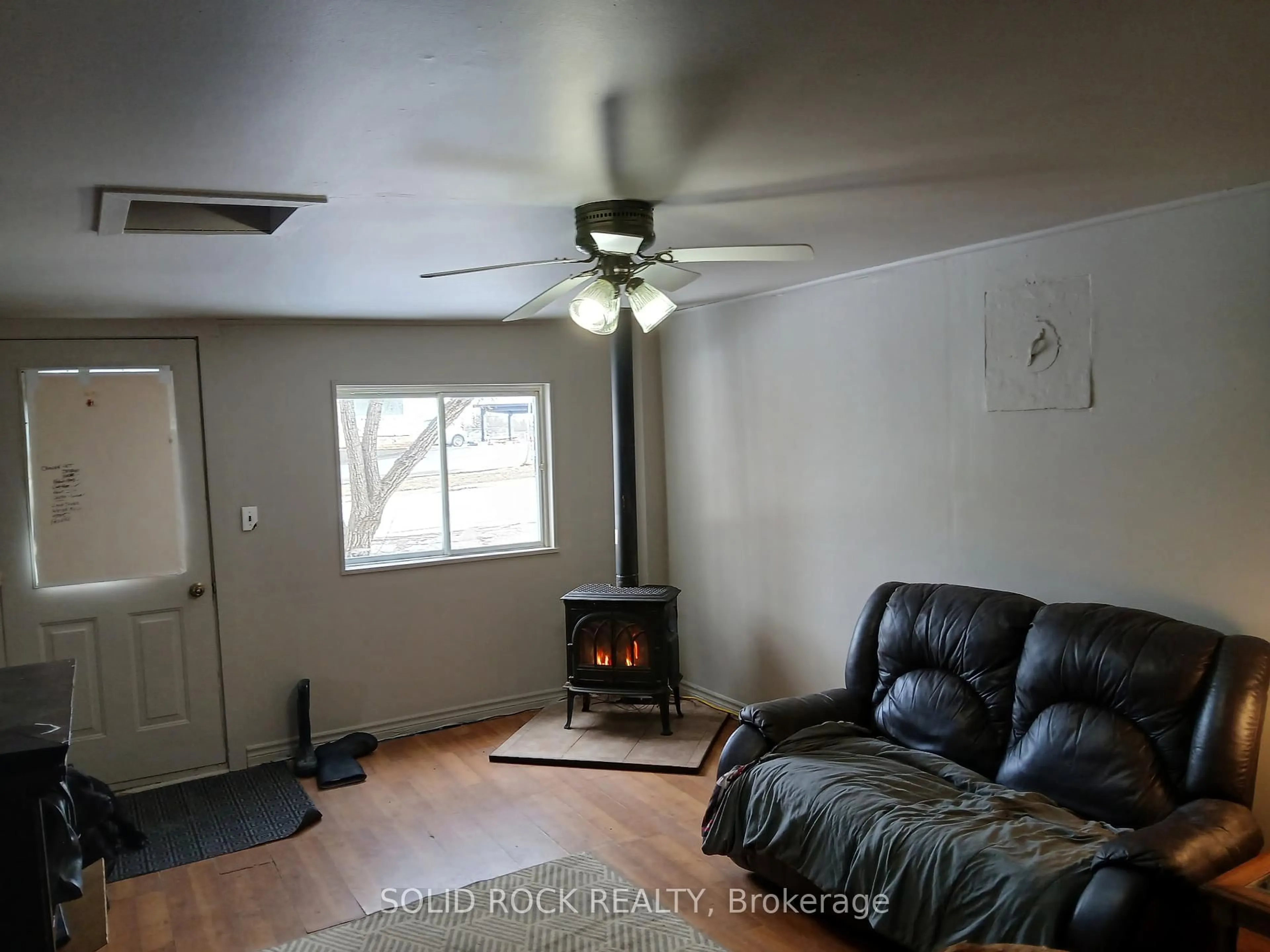 A pic of a room for 112 Broadway St, Merrickville-Wolford Ontario K0G 1N0