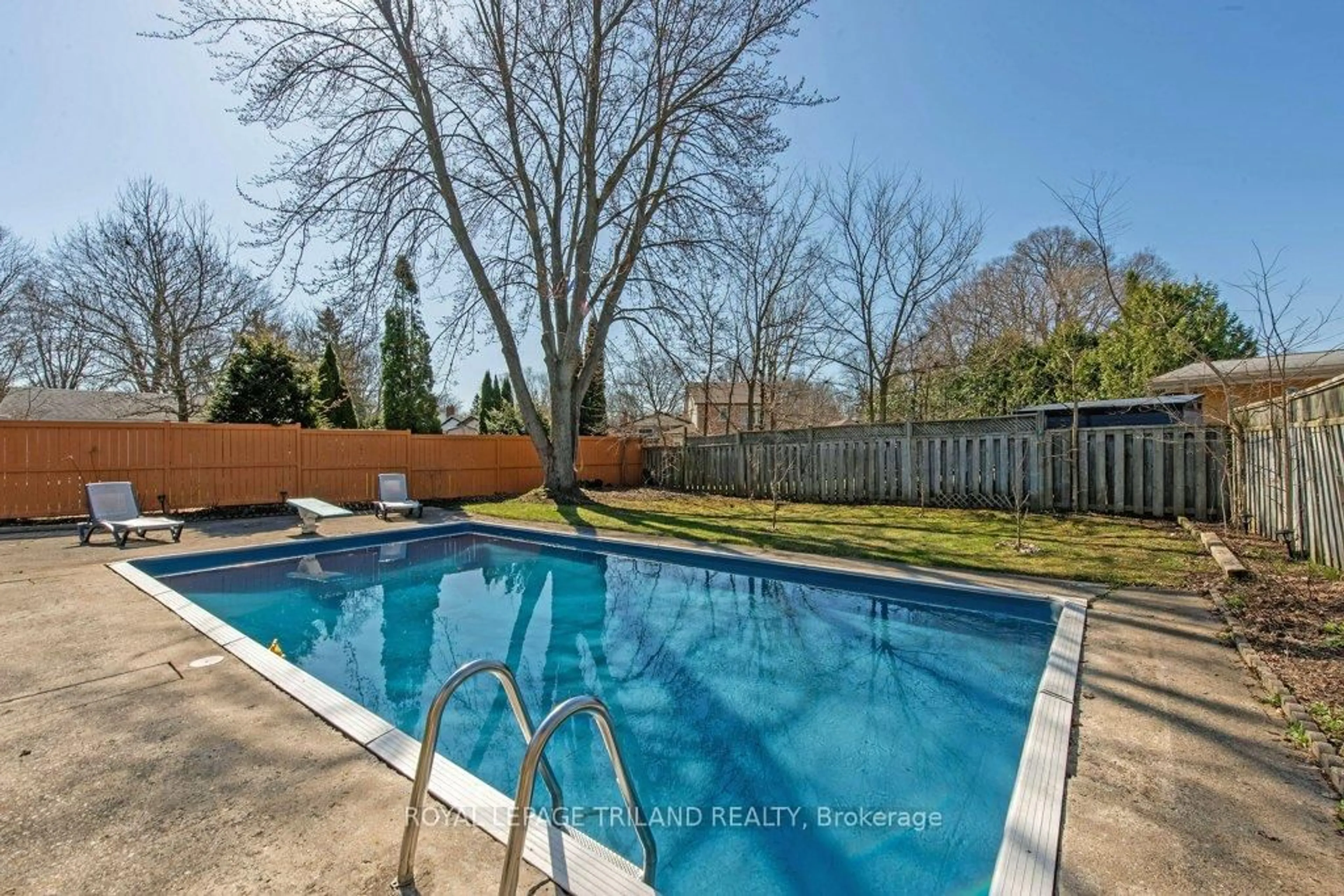 Pool for 673 Algoma Ave, London North Ontario N5X 1W4