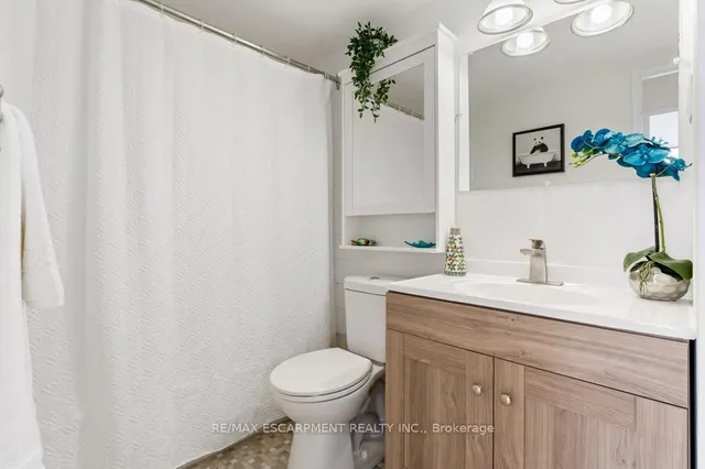 Additional property image - 150 Charlton Ave Unit 1803