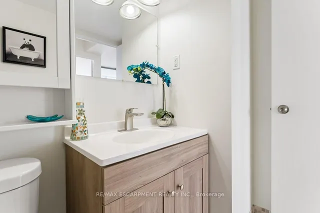 Additional property image - 150 Charlton Ave Unit 1803